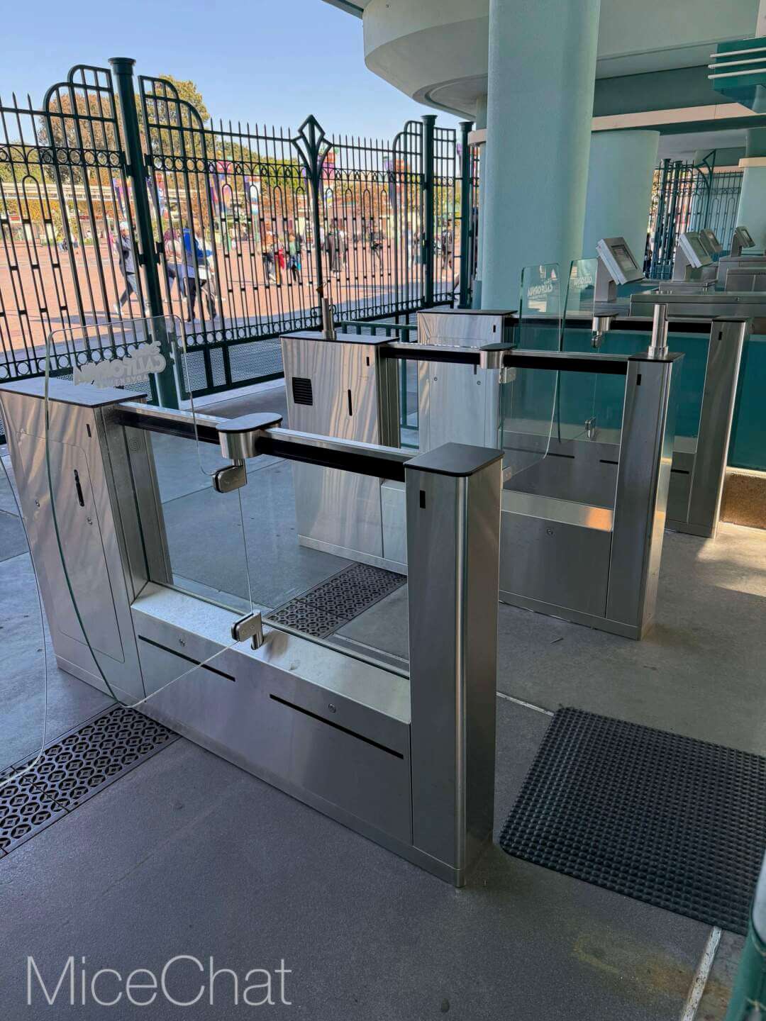 DCA turnstiles