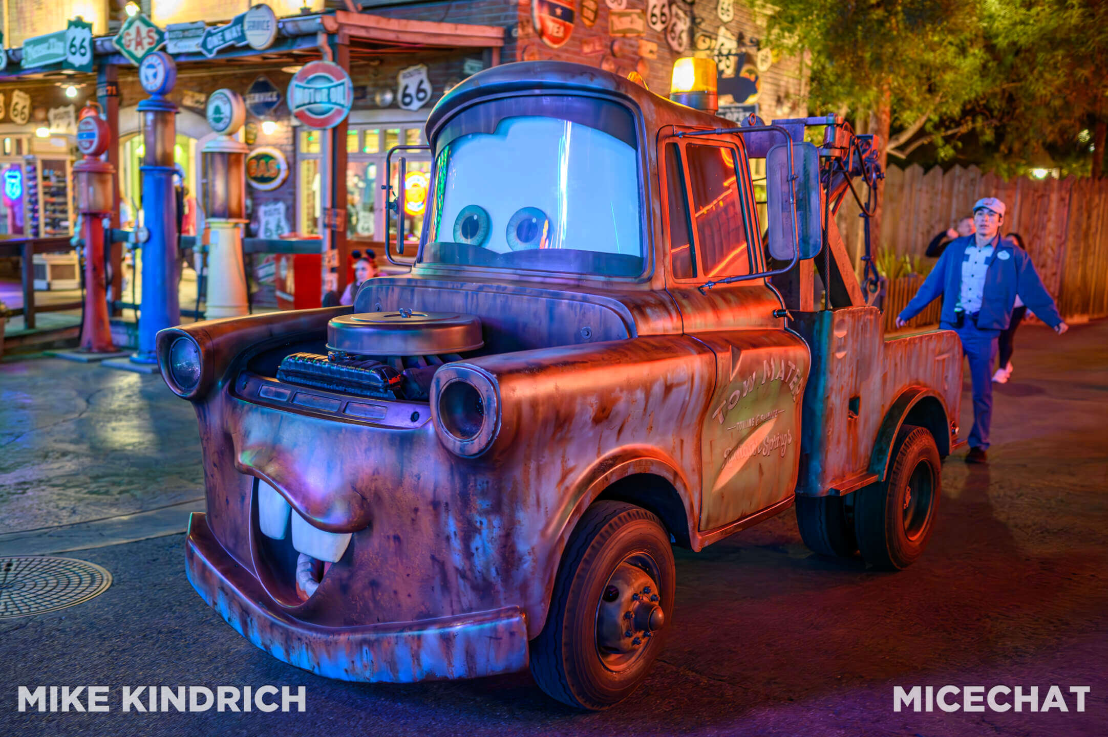 , DISNEYLAND UPDATE: Bayou Debut, Holidays Happen & Queuing Questions!