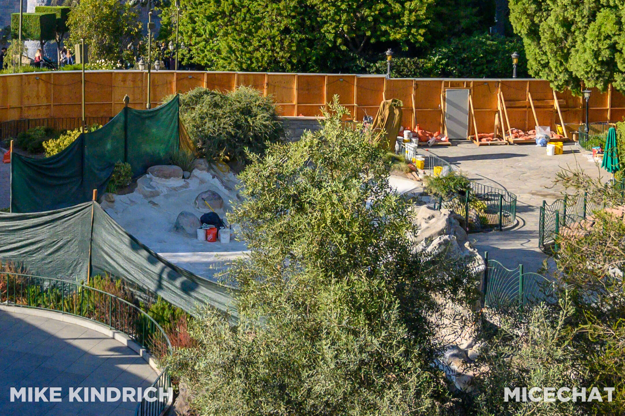 , DISNEYLAND UPDATE: Holiday Hustle, Price Pains & Construction Gains!