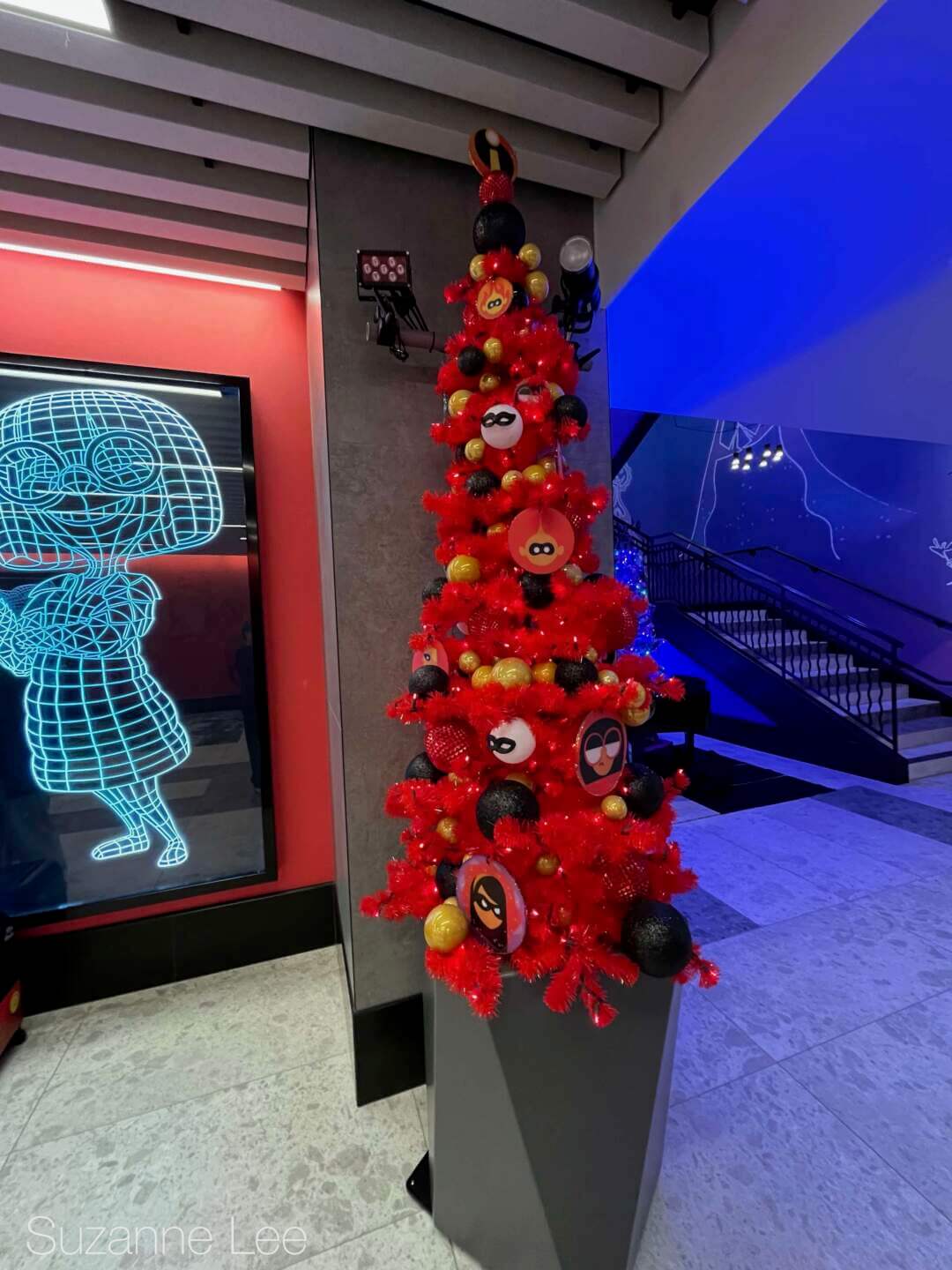, DISNEYLAND UPDATE: Holiday Humbugs, Haunted Happenings & the Pricing Paradox