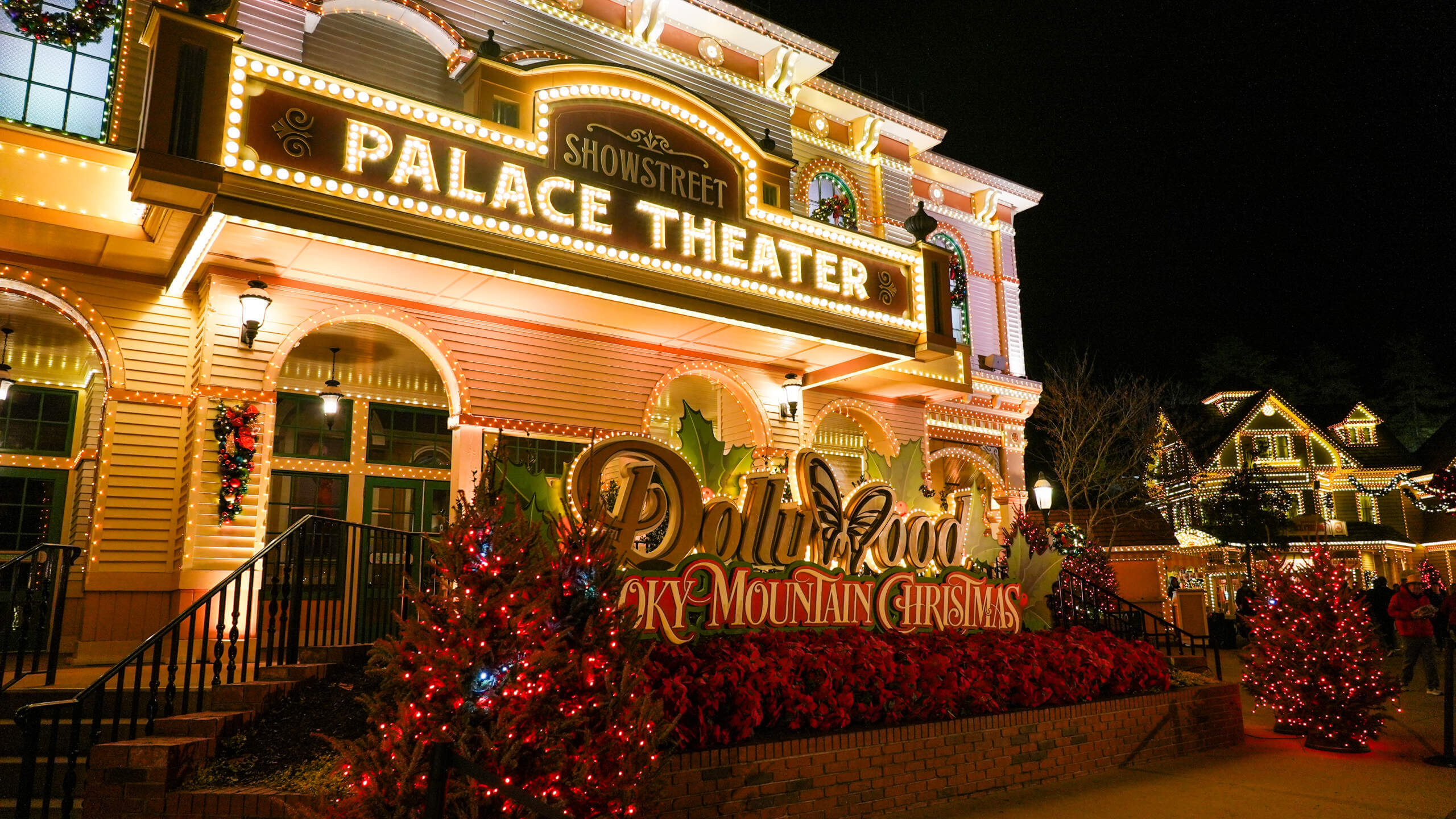 Dollywood, The Best Christmas Theme Park Event Isn’t Where You Think!