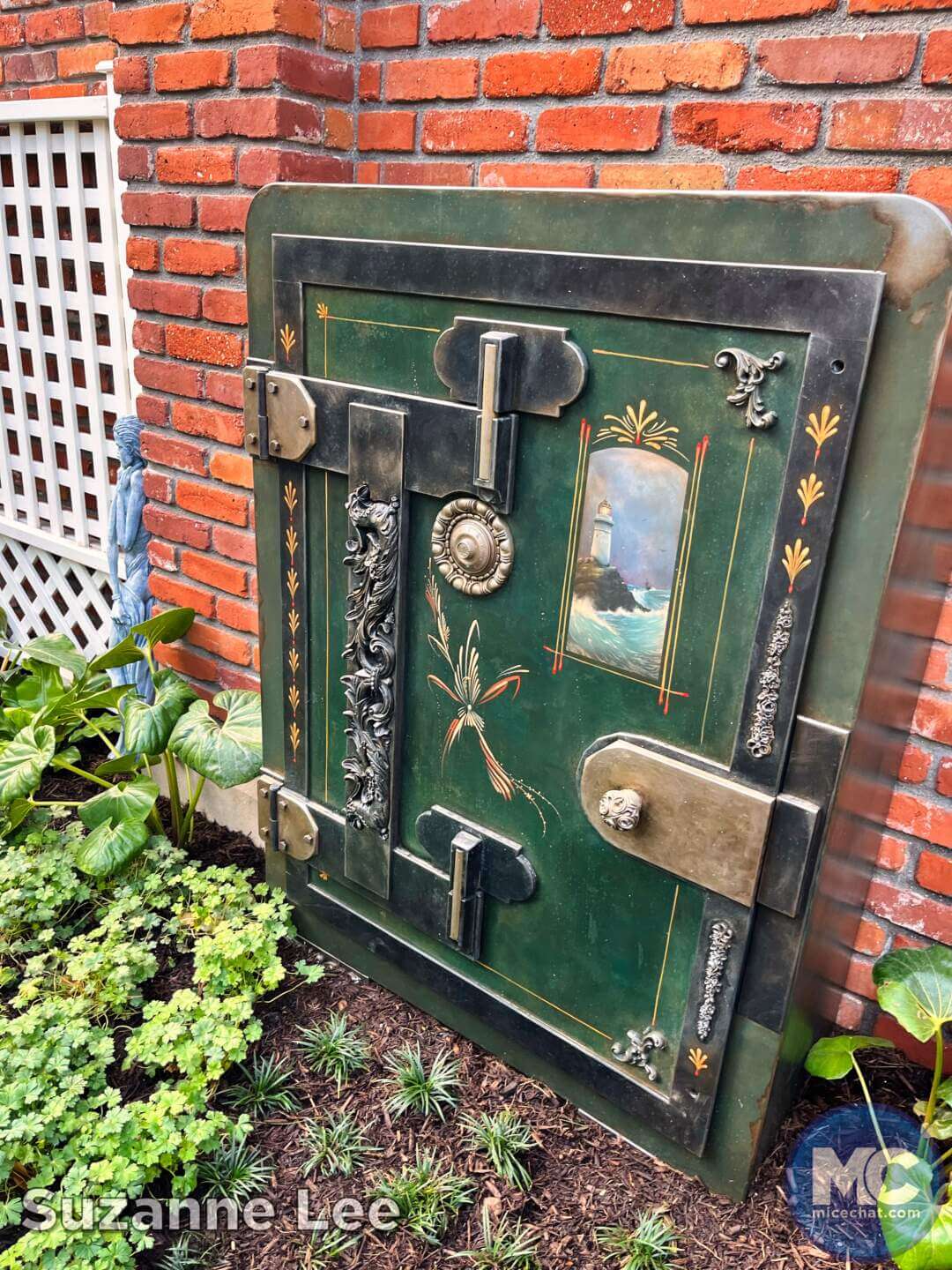 , DISNEYLAND UPDATE: Construction Conclusions & Mansion Mysteries Revealed