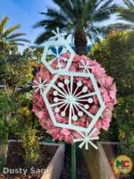 disneyland-beauty christmas olaf snowflake- MiceChat