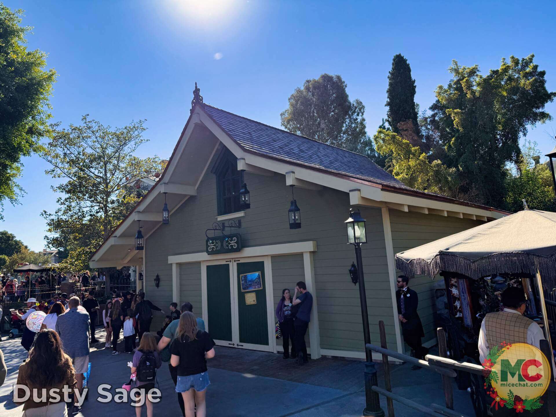 , DISNEYLAND UPDATE: Walls Tumble Down, Holidays Unwrap & the Bayou Debuts!