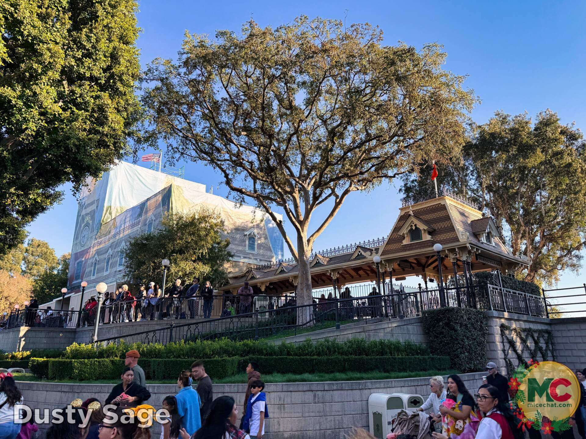 , DISNEYLAND UPDATE: Walls Tumble Down, Holidays Unwrap & the Bayou Debuts!