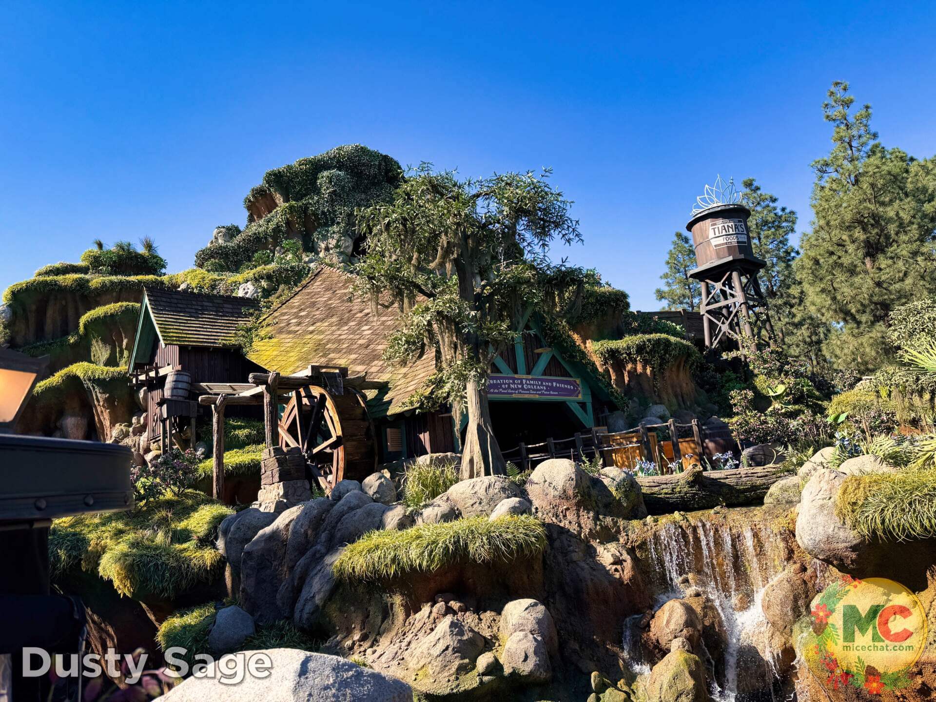 , DISNEYLAND UPDATE: End of the Line & Blasts from the Past!