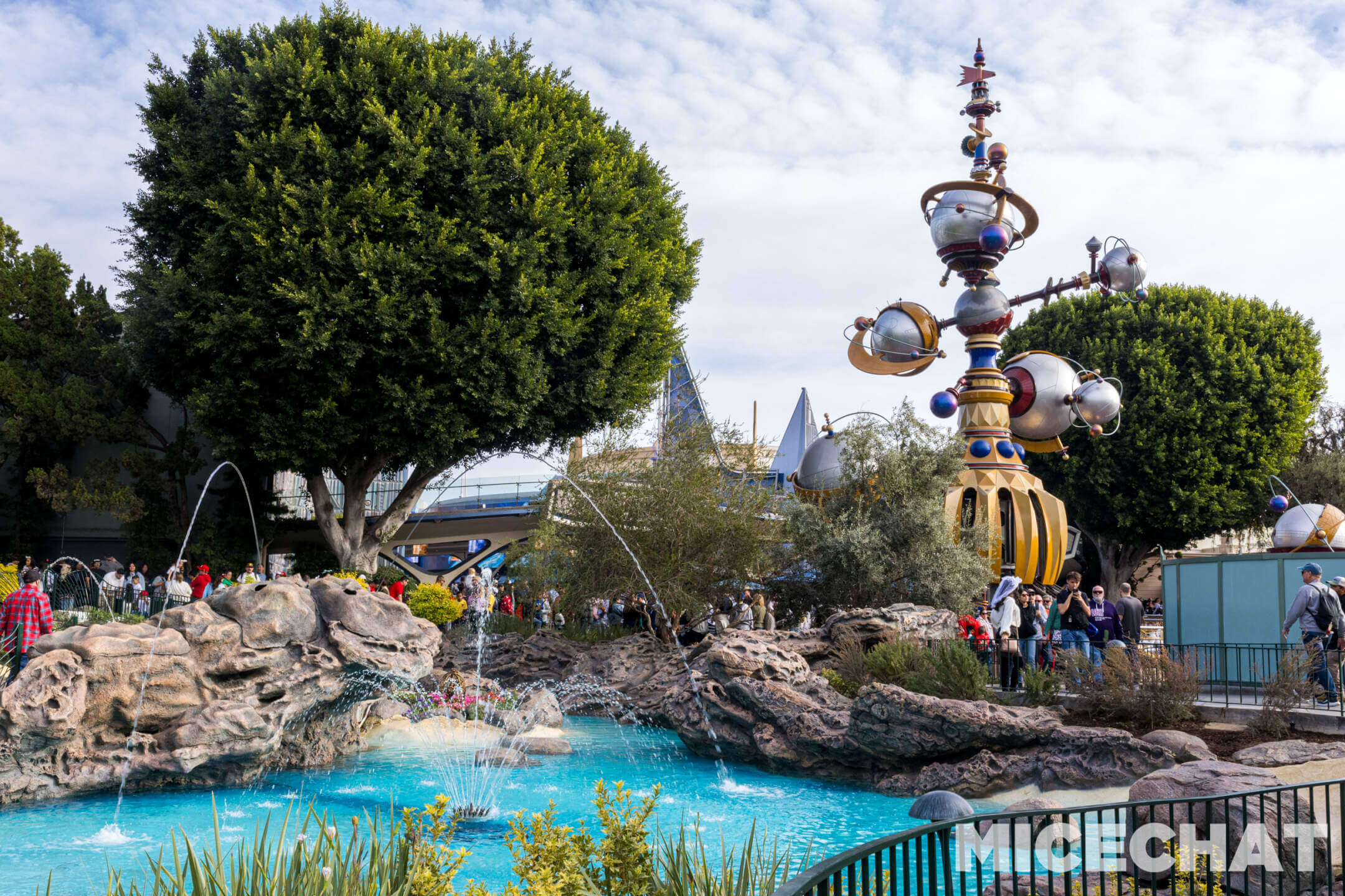 Haunted Mansion, DISNEYLAND UPDATE: Haunted Mansion Secrets, Holiday Hustle & What&rsquo;s Next!