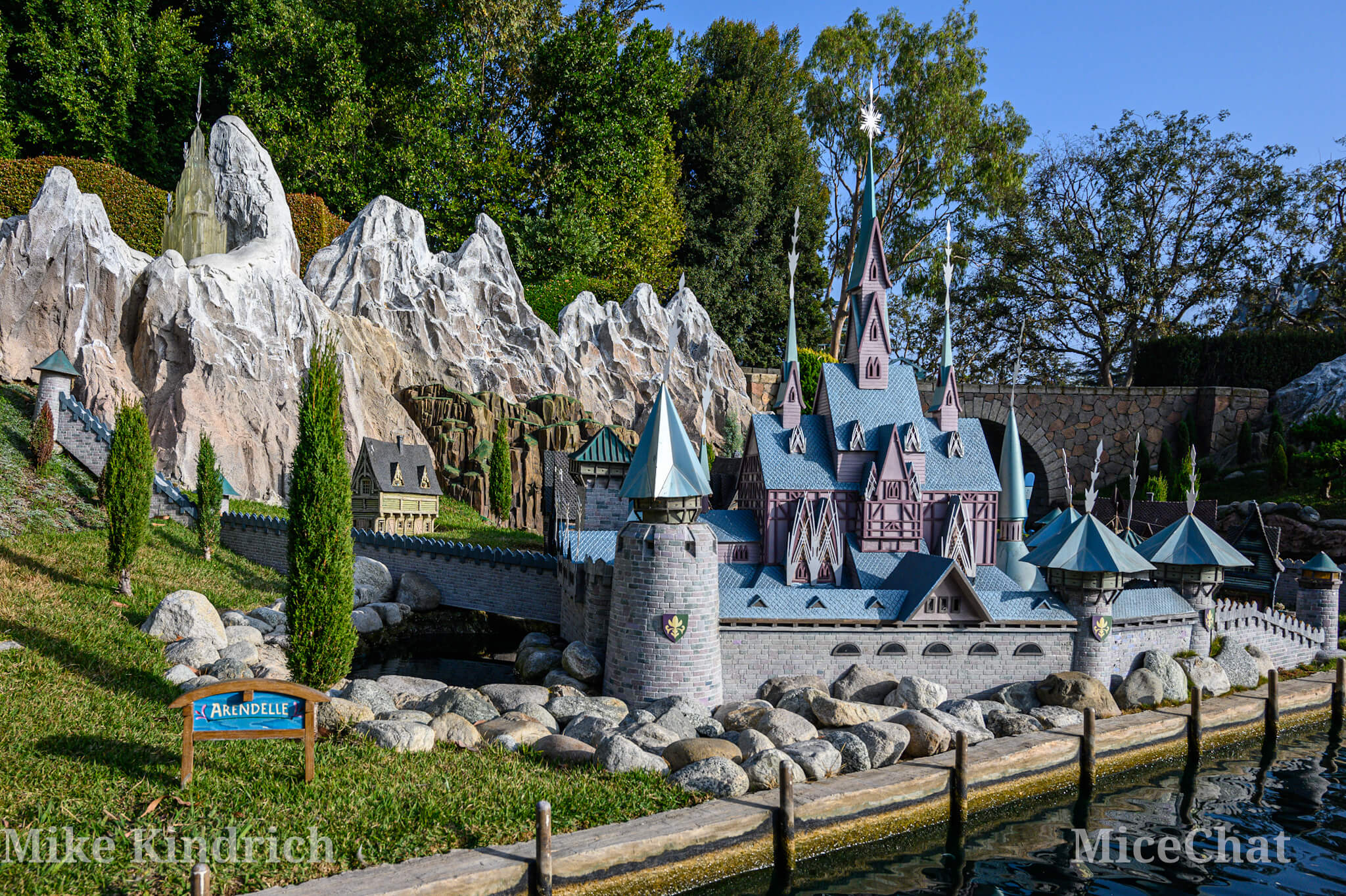 , DISNEYLAND UPDATE: Bayou Undo, 70th To-Do, & Candlelight Too!