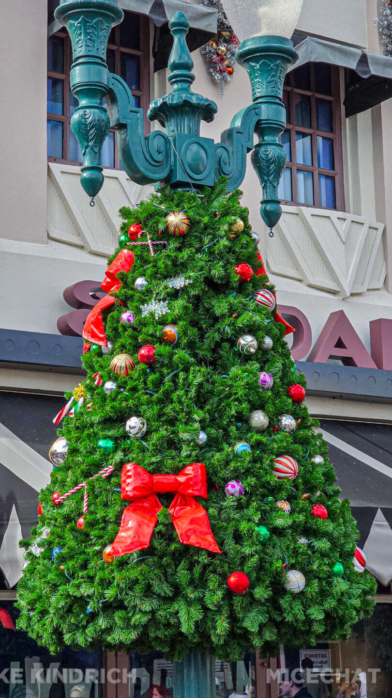 , MiceShots: A Festive Flight Through Disney&rsquo;s Winter Wonderlands