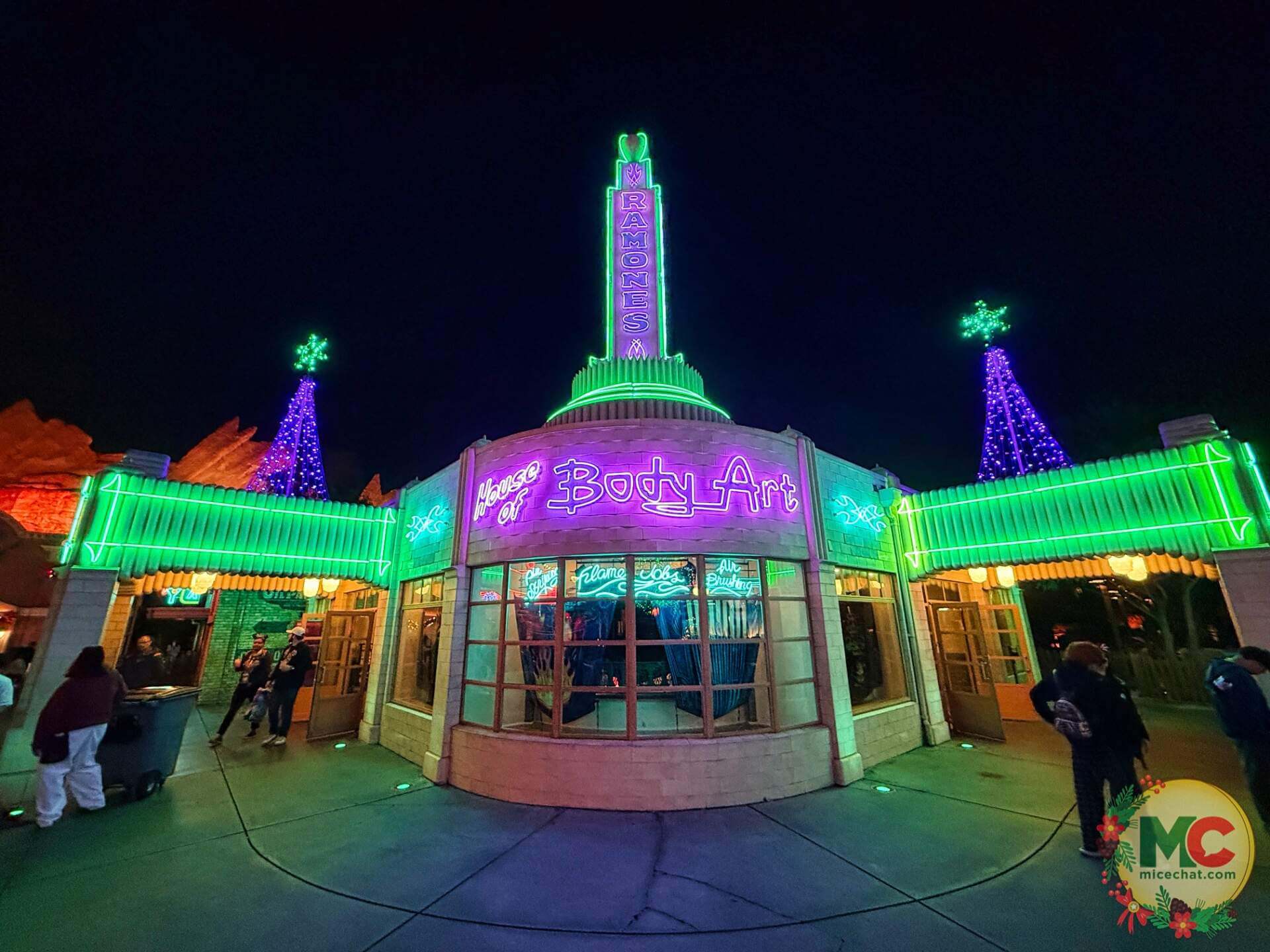 , DISNEYLAND UPDATE: Holiday Humbugs, Haunted Happenings & the Pricing Paradox