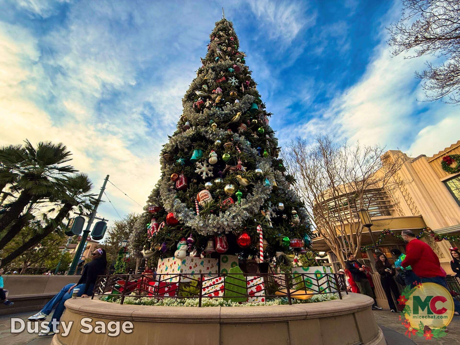 Haunted Mansion, DISNEYLAND UPDATE: Haunted Mansion Secrets, Holiday Hustle & What’s Next!