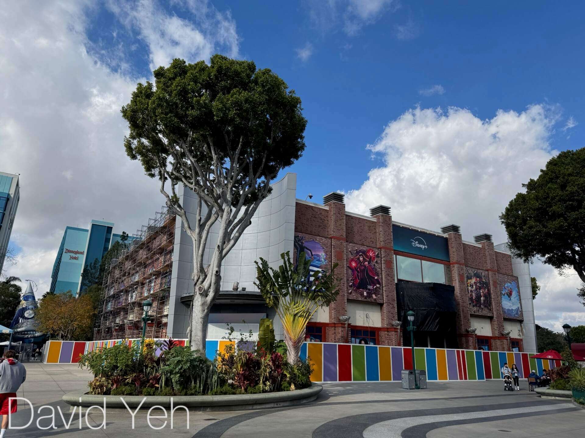 , DISNEYLAND UPDATE: I Do or I Don’t? Lunar Fun & Building the Future!