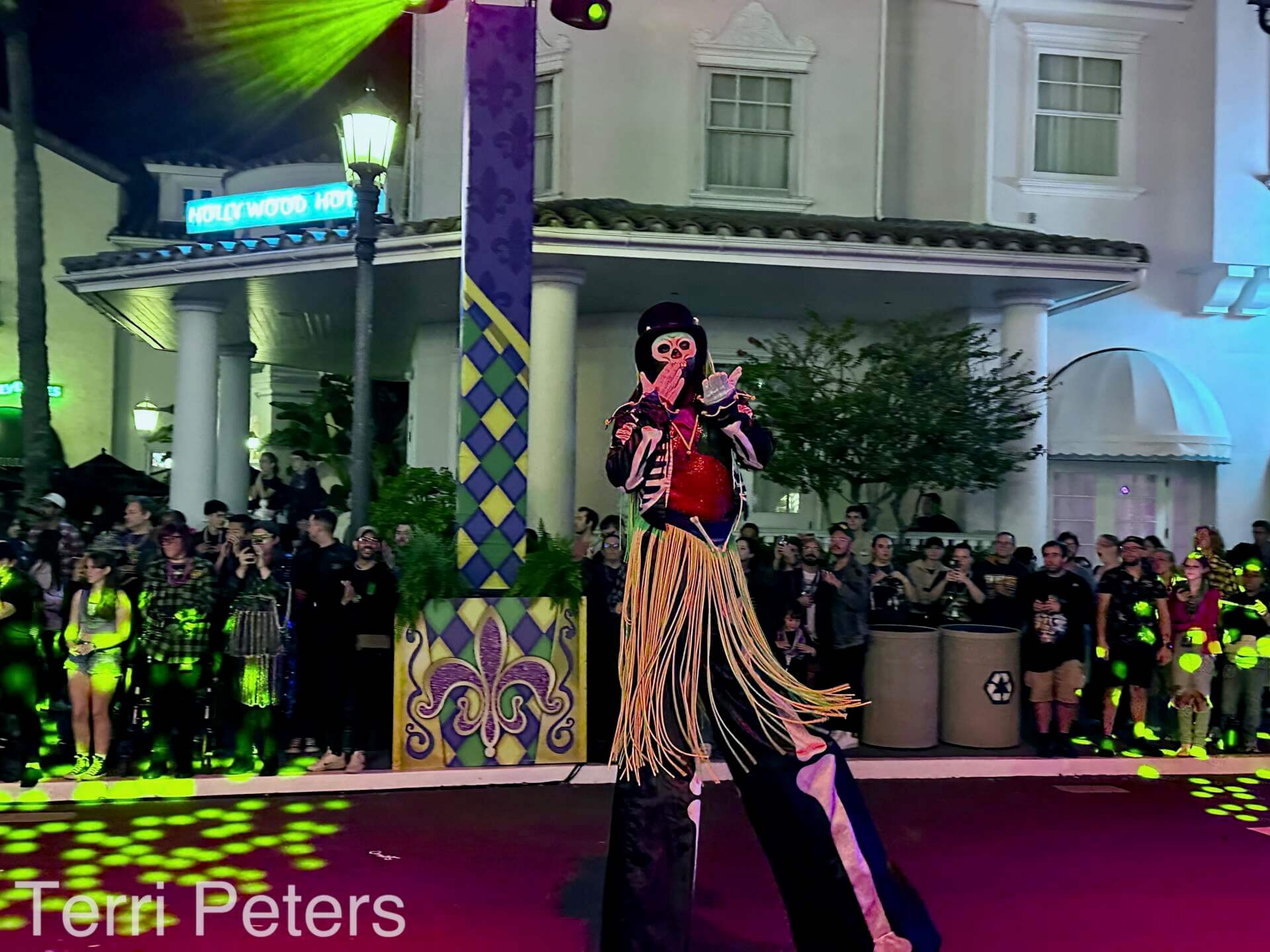 Universal Orlando Mardi Gras 2025