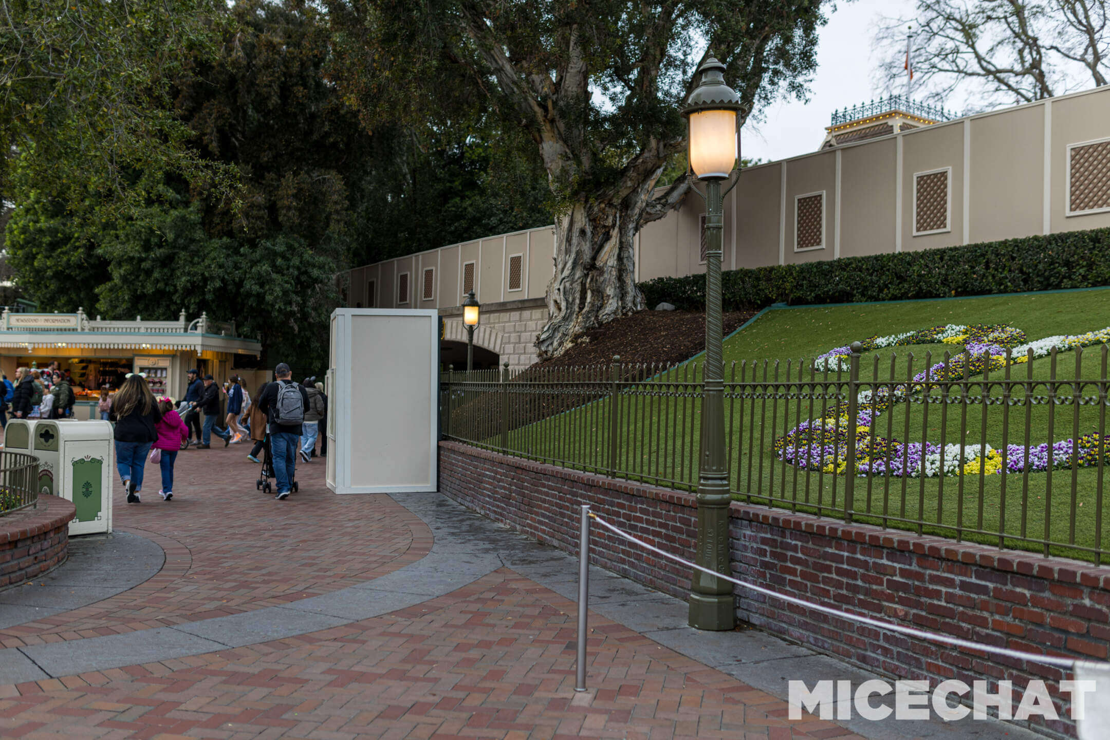 , DISNEYLAND UPDATE: Skywalker Steps In, Red Car Rolls Out & Mystery Solved!