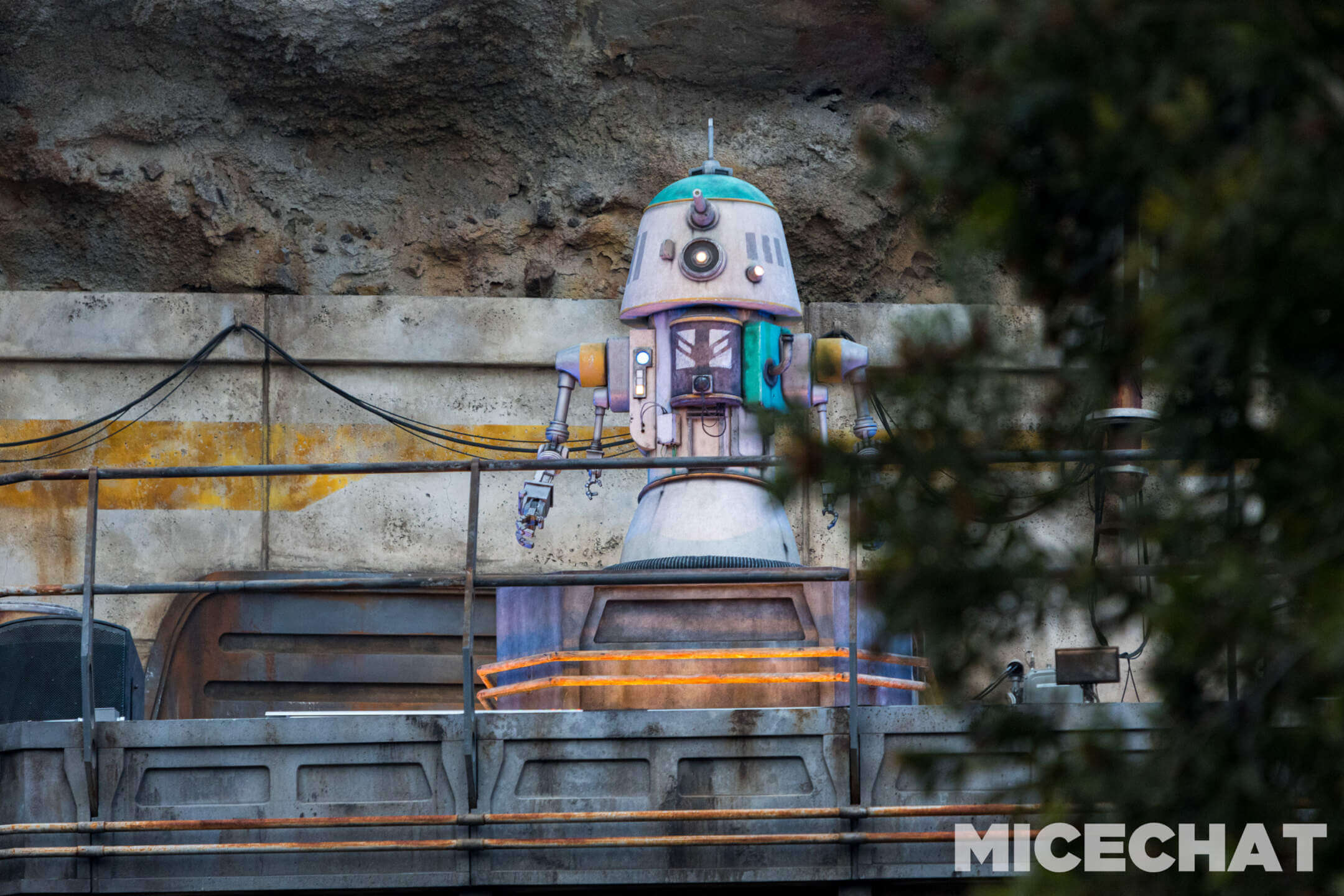 , DISNEYLAND UPDATE: Skywalker Steps In, Red Car Rolls Out & Mystery Solved!