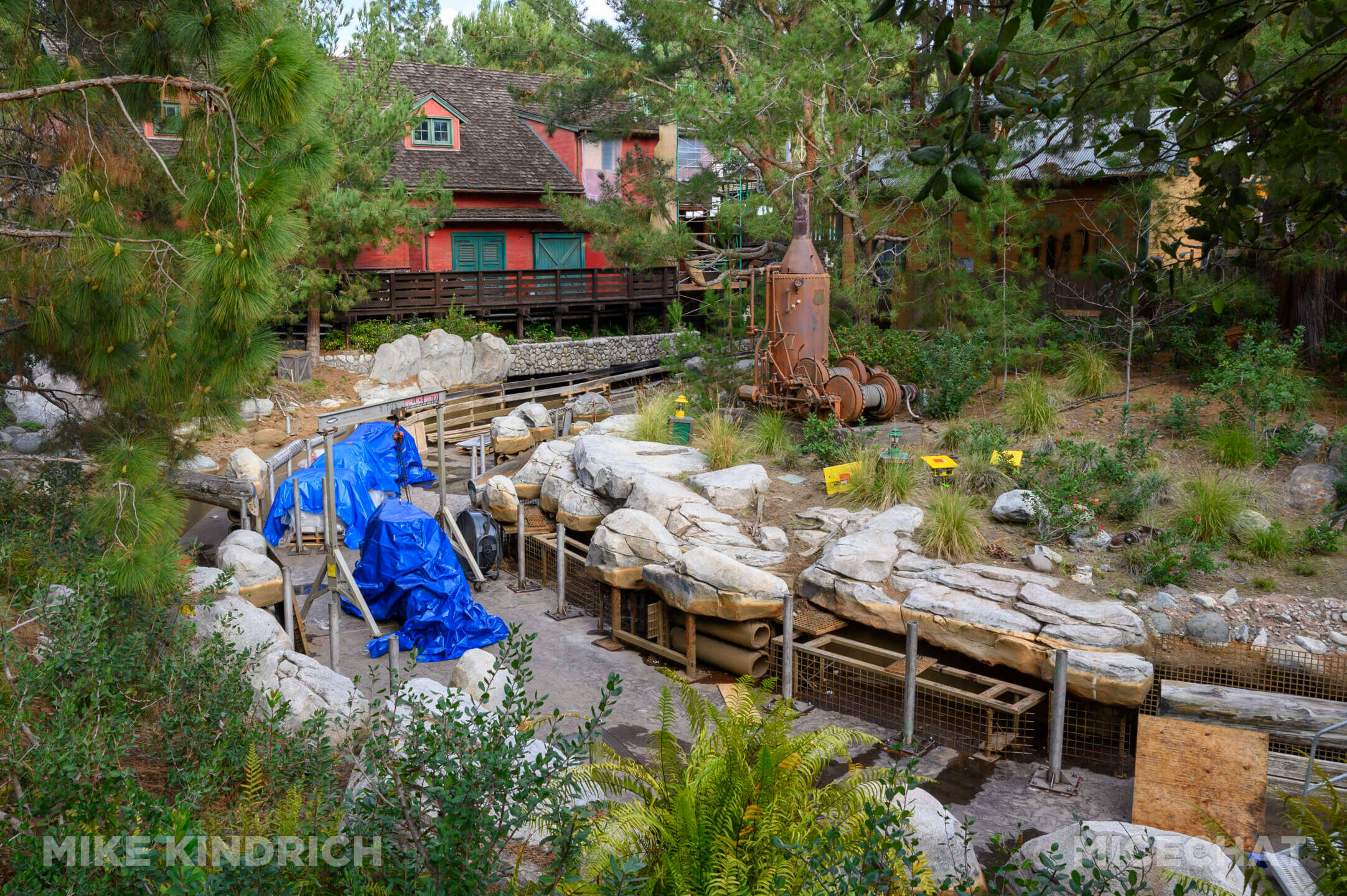 , DISNEYLAND UPDATE: End of the Line & Blasts from the Past!