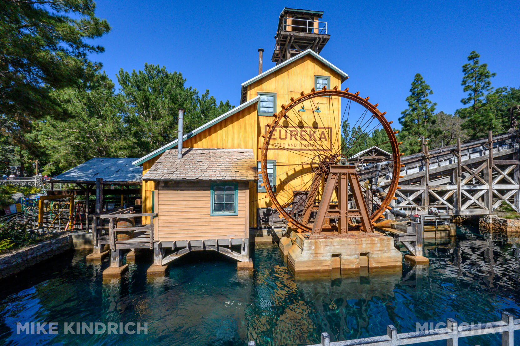 , DISNEYLAND UPDATE: Festival Bites, Soarin&rsquo; Flights & Crowds in Sight!