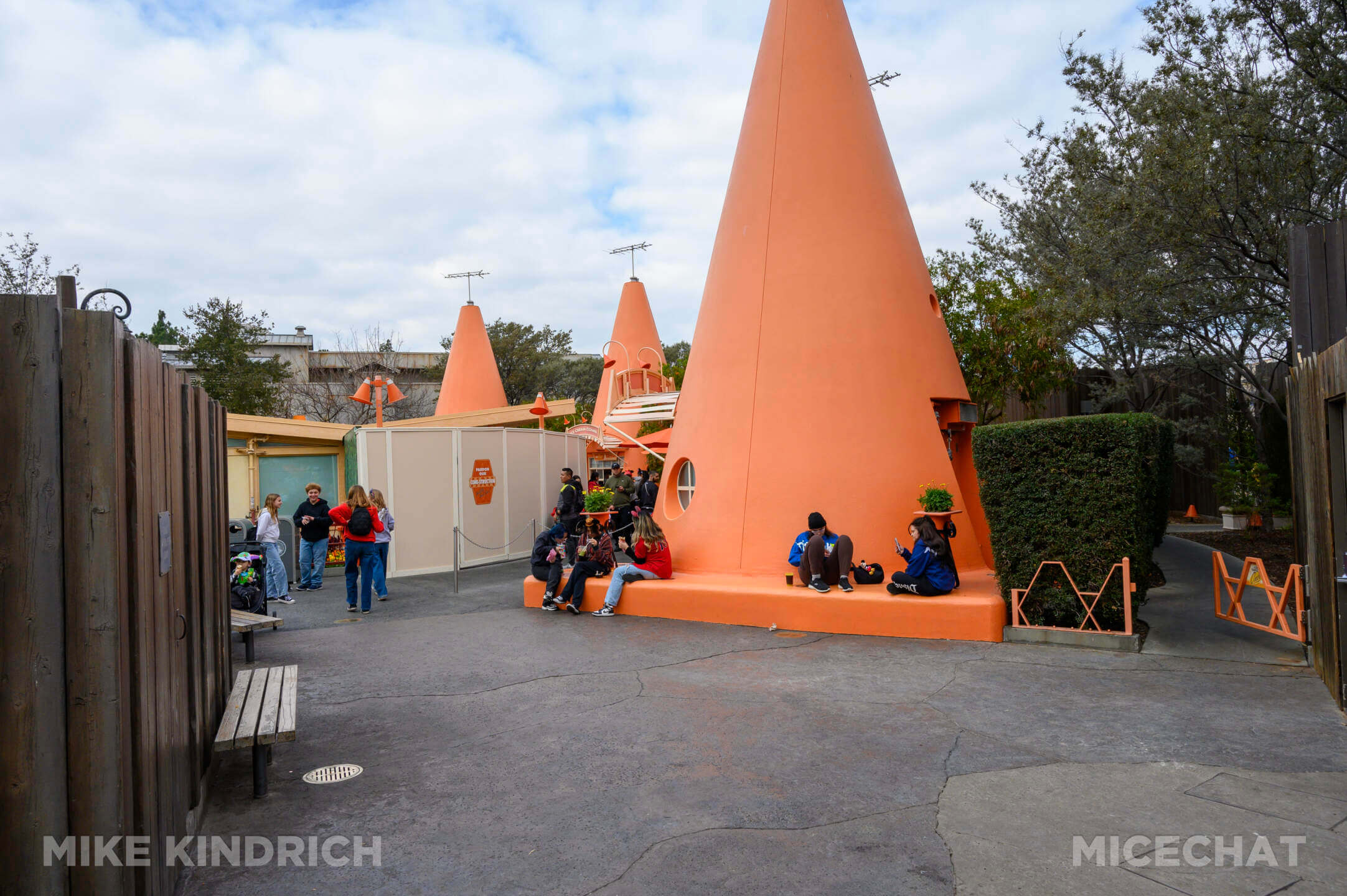 , DISNEYLAND UPDATE: End of the Line & Blasts from the Past!