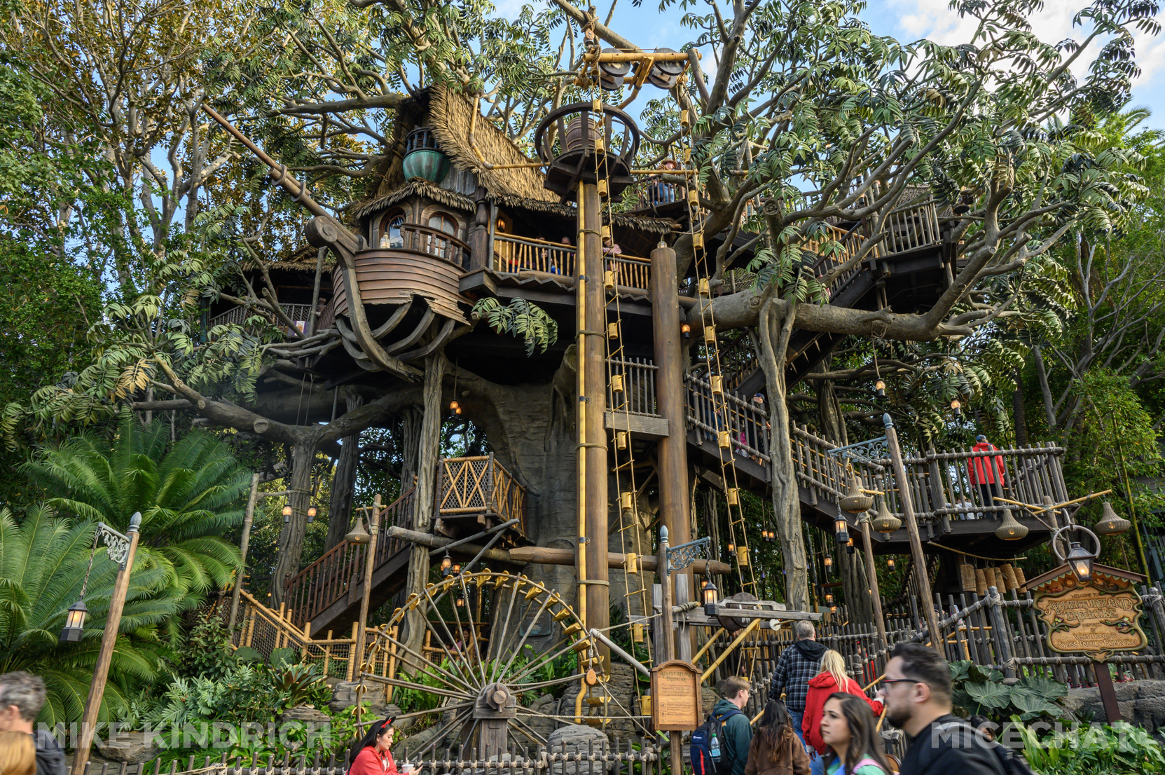 , DISNEYLAND UPDATE: End of the Line & Blasts from the Past!