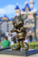 Disneyland_Partners Statue_Brass Figures_Minnie Mouse