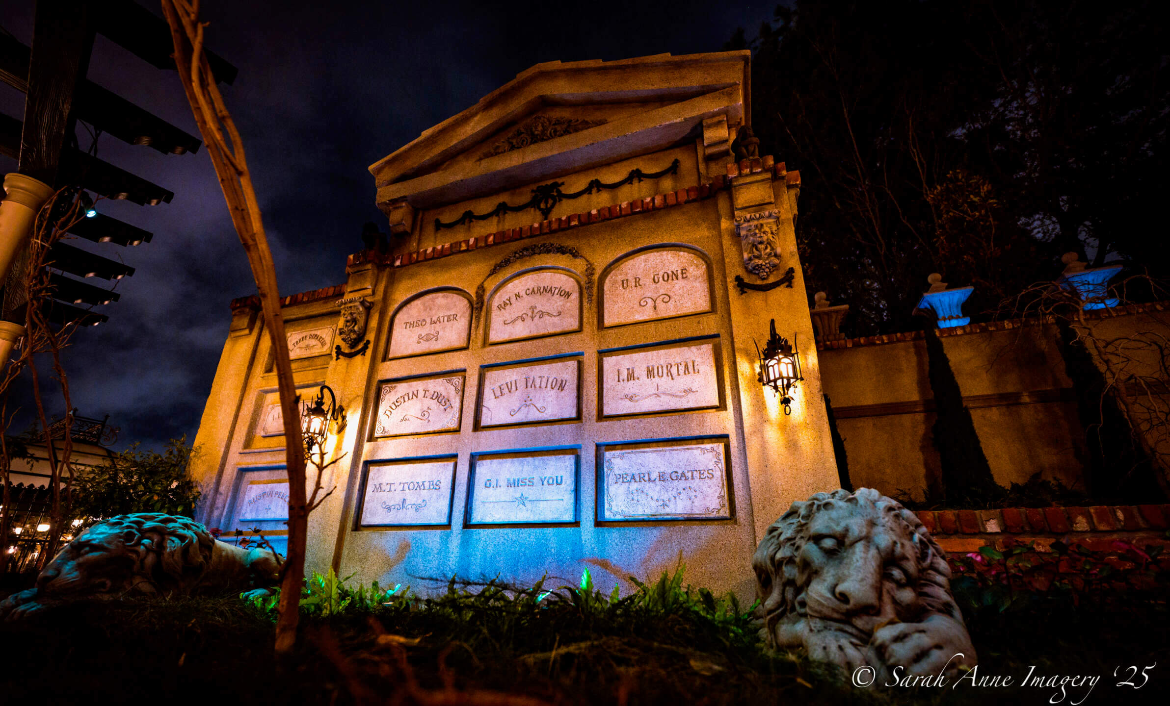 , DISNEYLAND UPDATE: Crowd Crush, Festival Feasts & Disneyland Delays