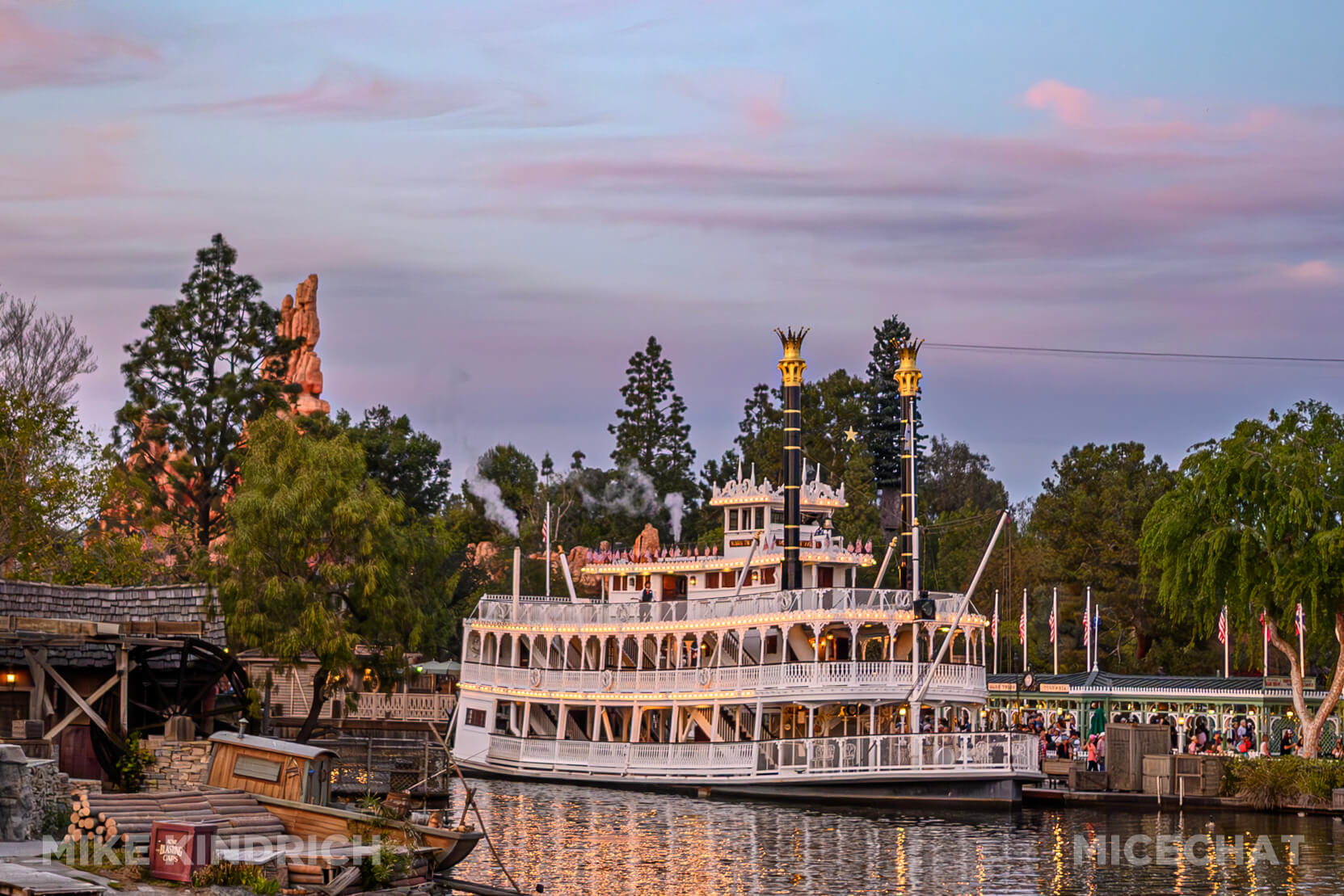 , DISNEYLAND UPDATE: Crowd Crush, Festival Feasts & Disneyland Delays