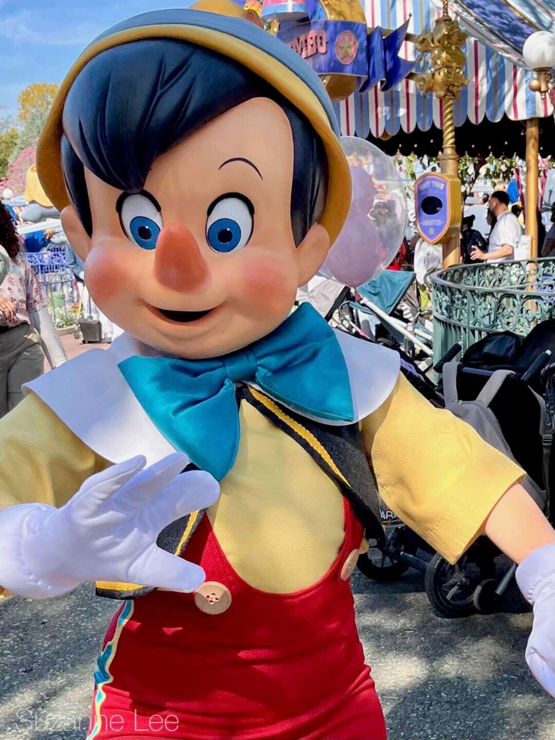 , DISNEYLAND UPDATE: Packed Parks, Show Shuttered & A Galaxy Too Far