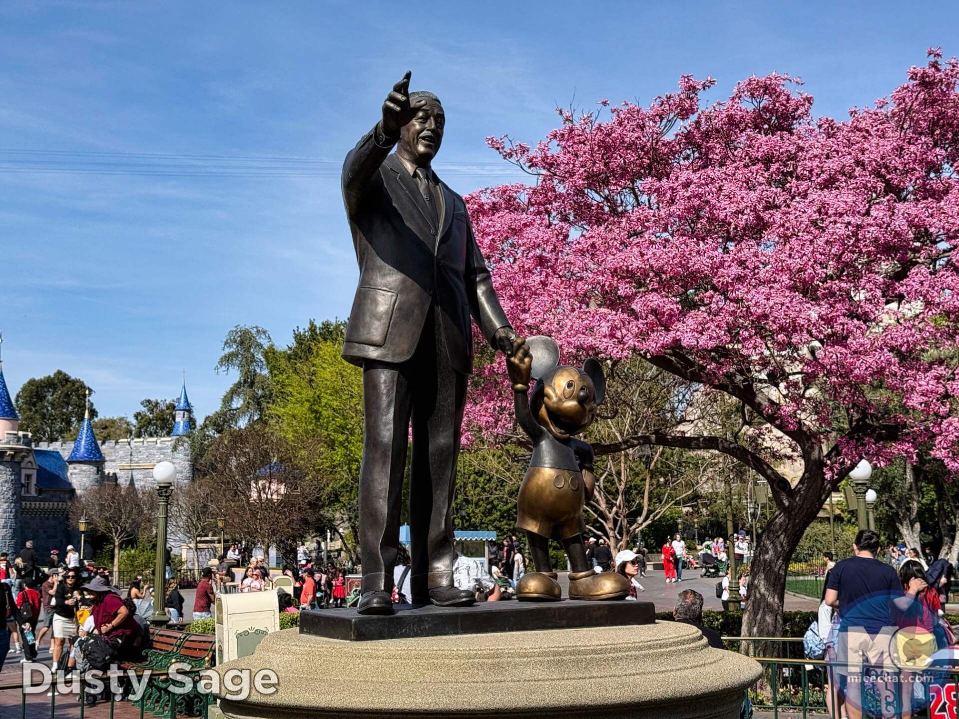 , DISNEYLAND UPDATE: 70th Style, Galactic Files & Guests Gone Wild!
