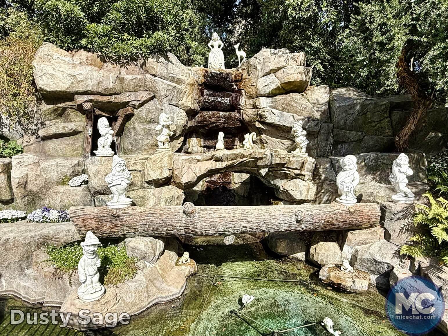 , DISNEYLAND UPDATE: Packed Parks, Show Shuttered & A Galaxy Too Far
