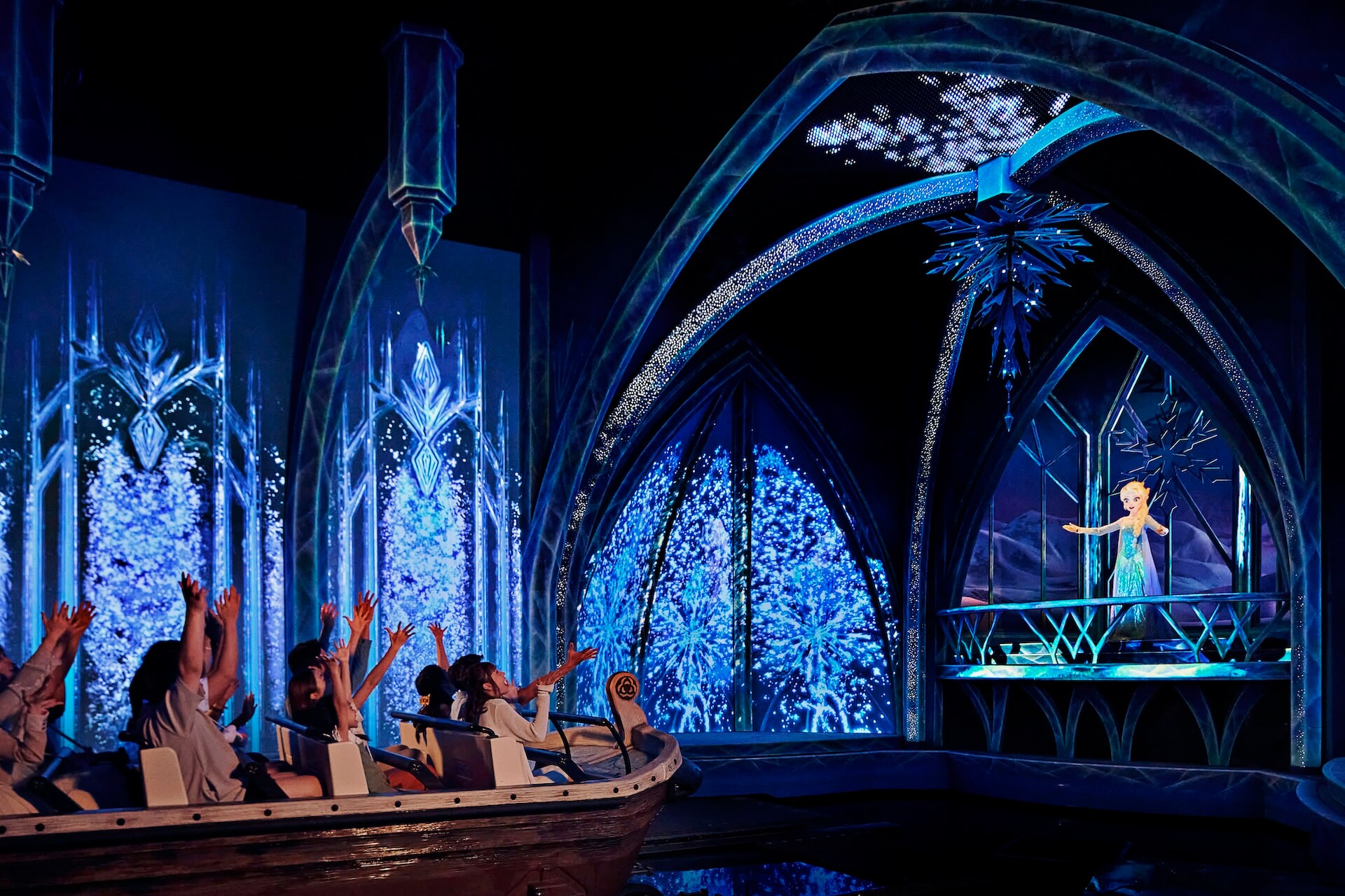 Disneyland Paris, Disneyland Paris Transformed With New Shows, New Attractions & New Name!