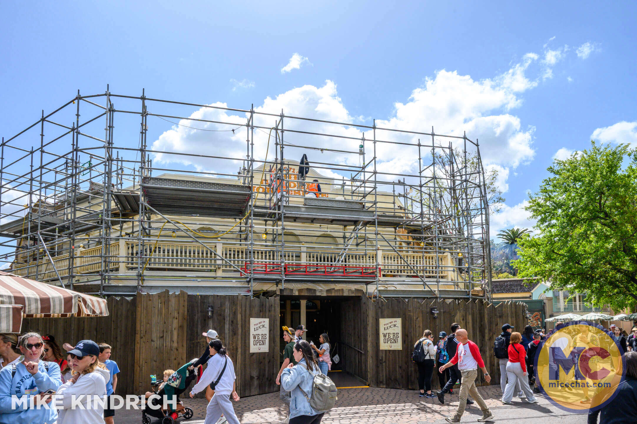 , DISNEYLAND UPDATE: Dance Parties, Demolition & The Competition Awakens