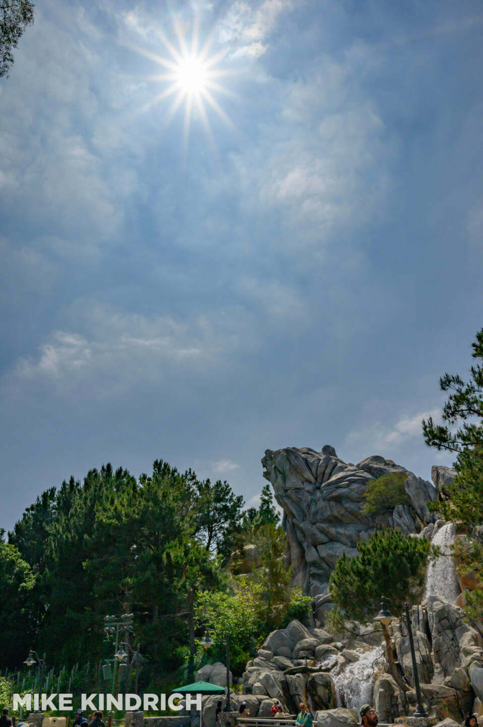 , DISNEYLAND UPDATE: Park Glow-Up, Red Guardian Drops In & Storefront Shake-Ups!