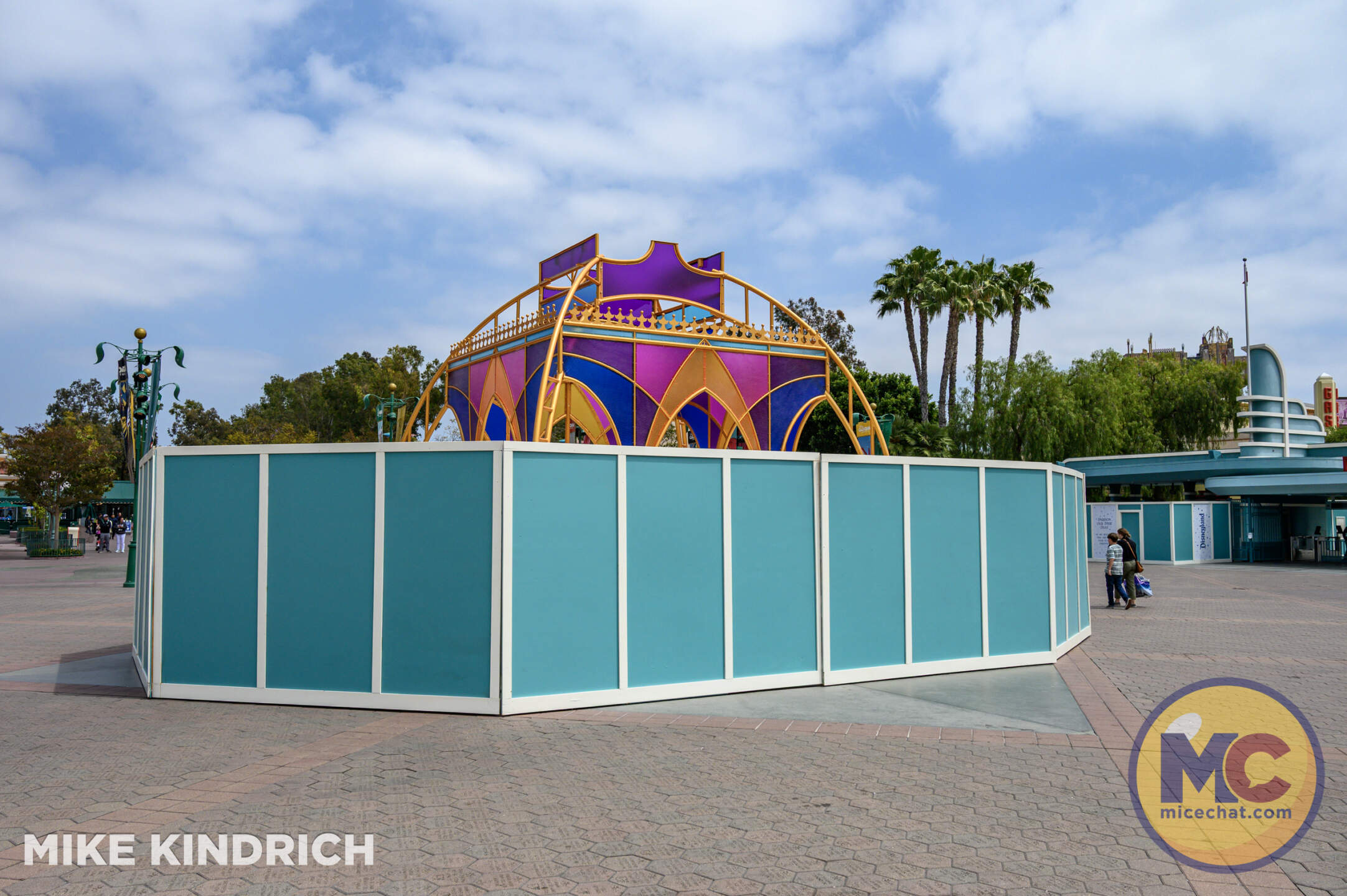 , DISNEYLAND UPDATE: Park Glow-Up, Red Guardian Drops In & Storefront Shake-Ups!