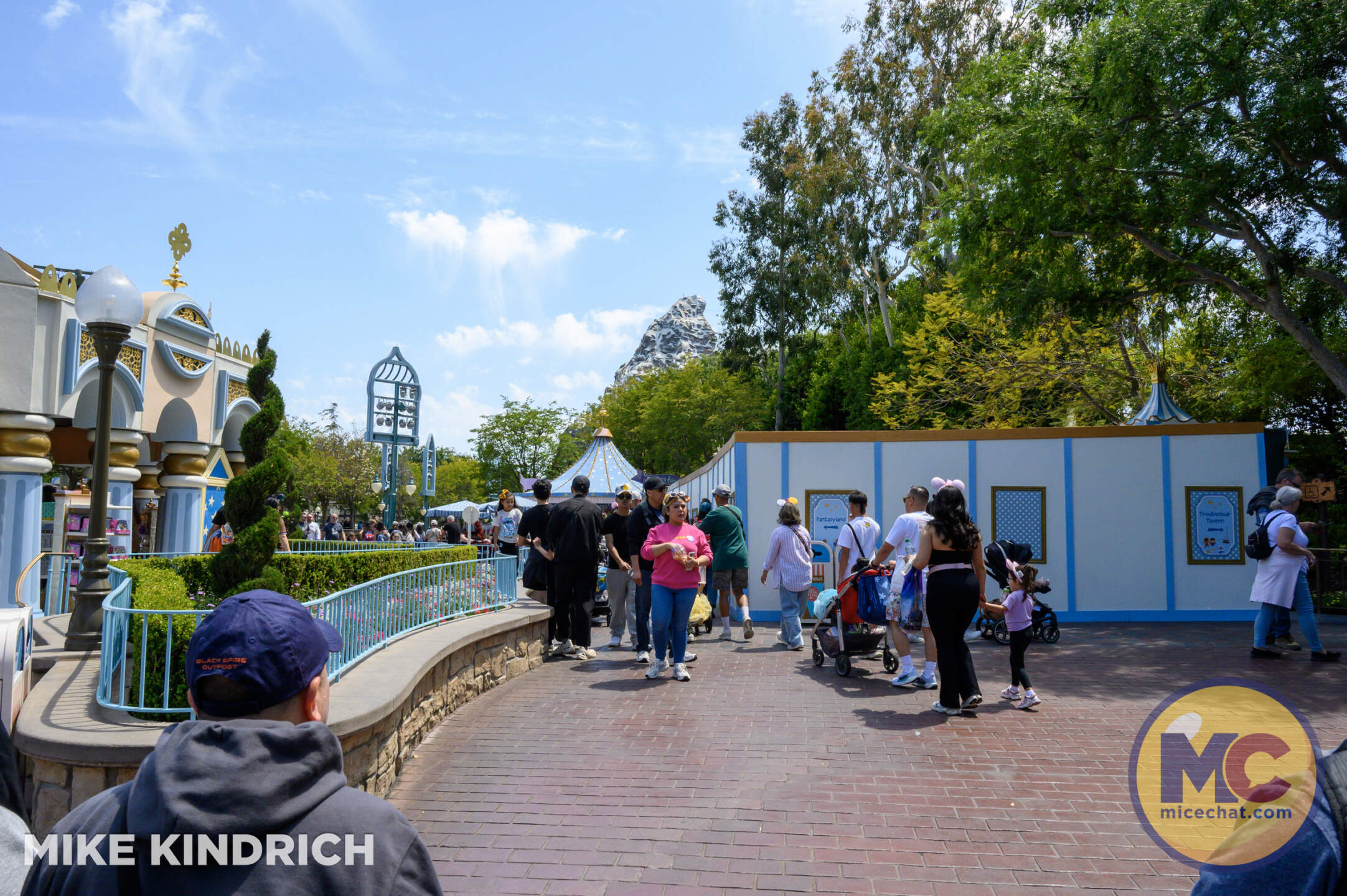 , DISNEYLAND UPDATE: Park Glow-Up, Red Guardian Drops In & Storefront Shake-Ups!