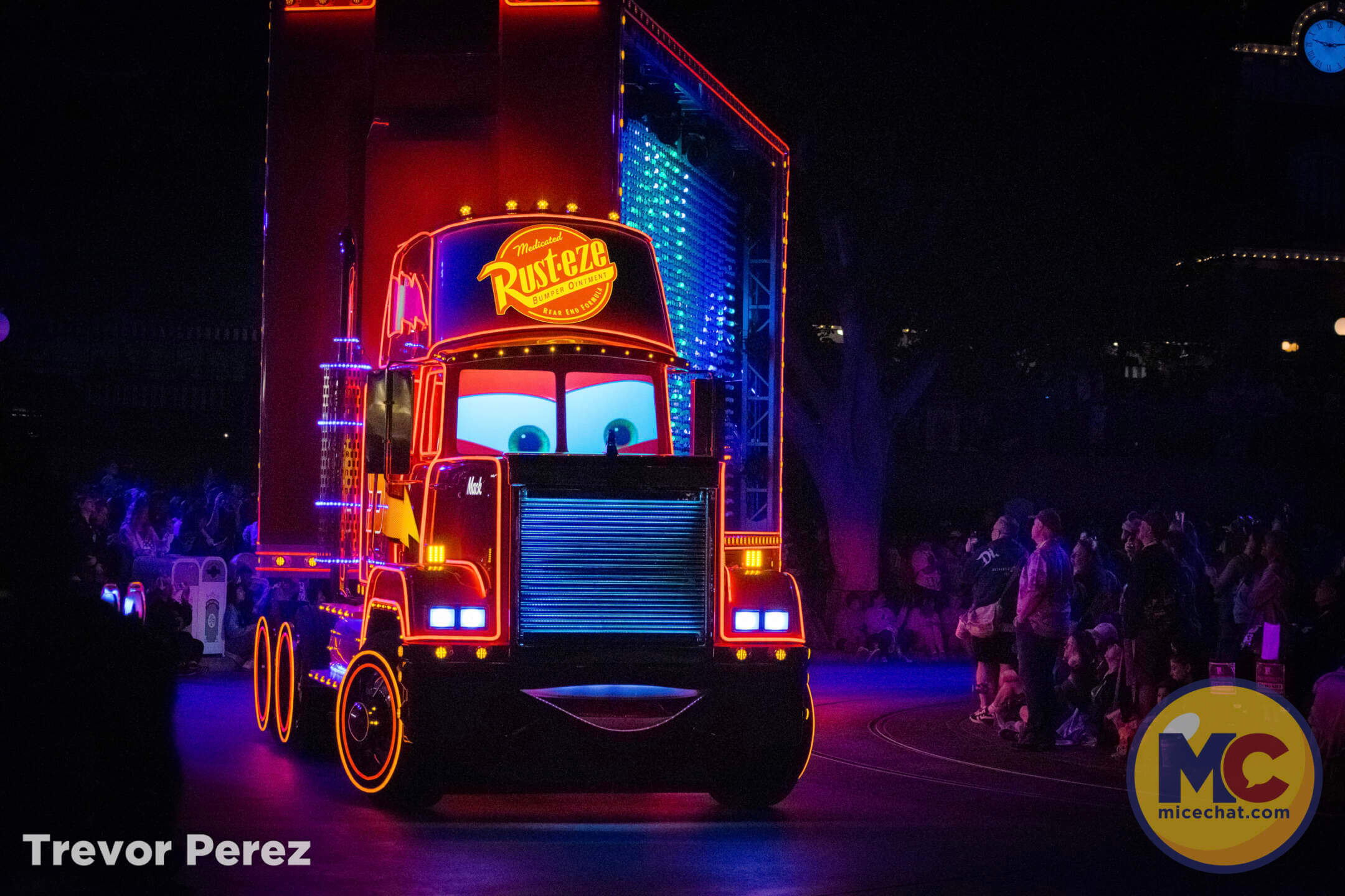 , DISNEYLAND UPDATE: Crowds, Closures & Corporate Cutbacks