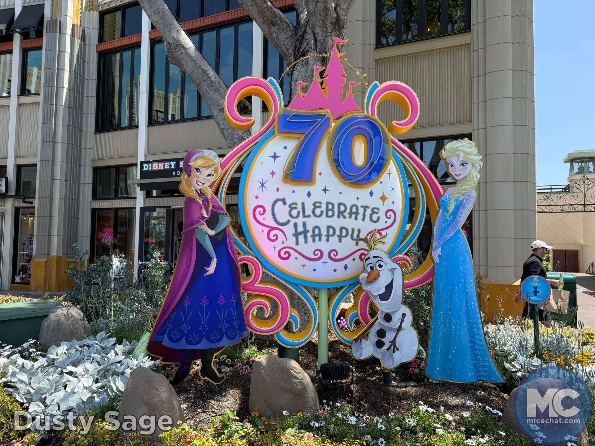 , DISNEYLAND UPDATE: Tiki Treats, Dancing Feats & Banana Beats!