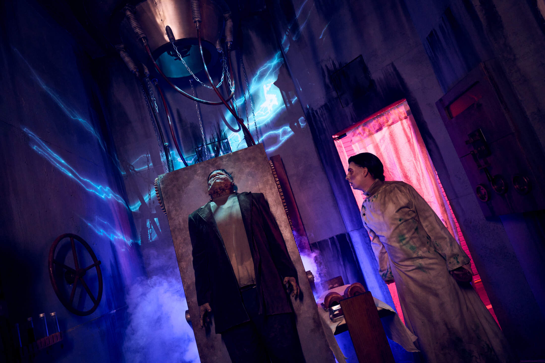 Universal Horror Unleashed, It’s Alive! Universal Horror Unleashed in Las Vegas is Officially Open!
