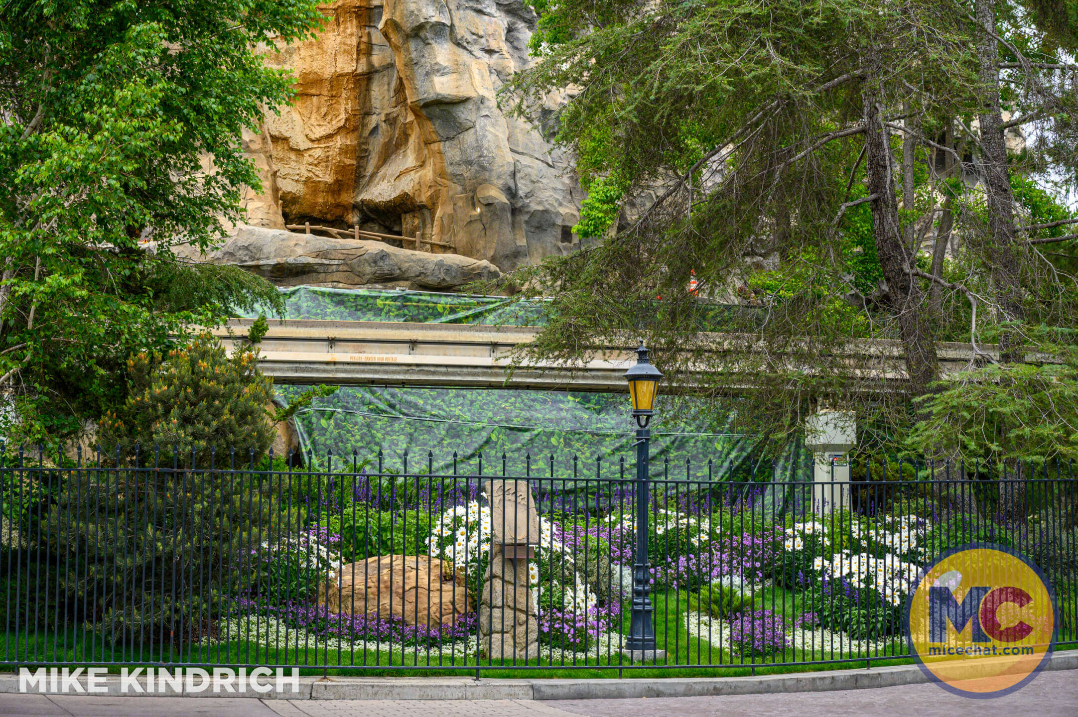 , DISNEYLAND UPDATE: Kim’s Goodbye, Coco’s Hello, Pandora Puzzlement & Construction Craziness!