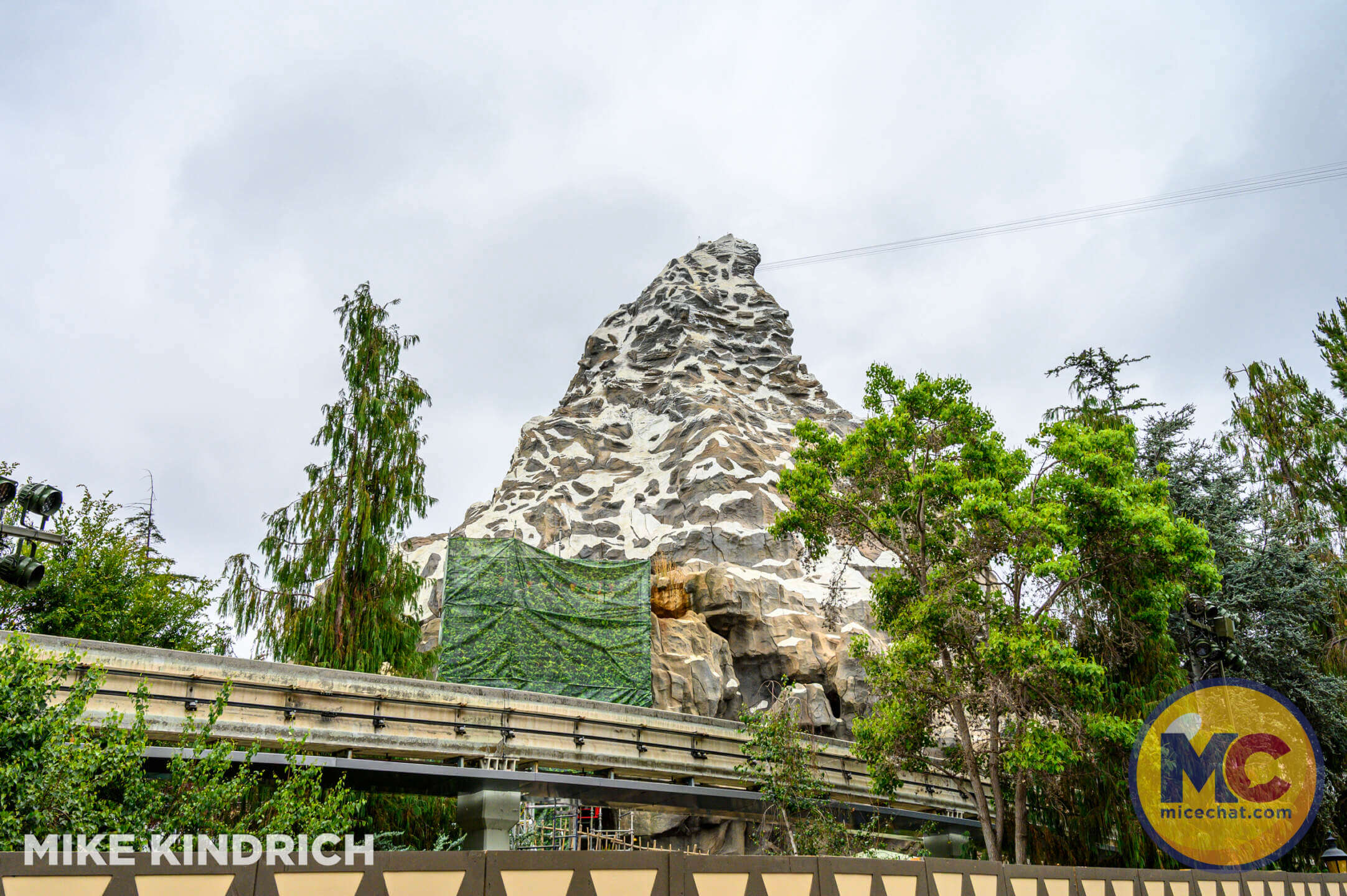 , DISNEYLAND UPDATE: Kim&rsquo;s Goodbye, Coco&rsquo;s Hello, Pandora Puzzlement & Construction Craziness!