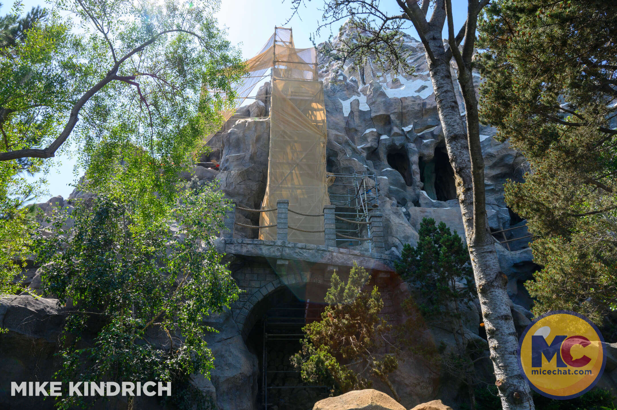 , DISNEYLAND UPDATE: Pirates Unplugged, Leota’s Legacy & Bubble Bonanza