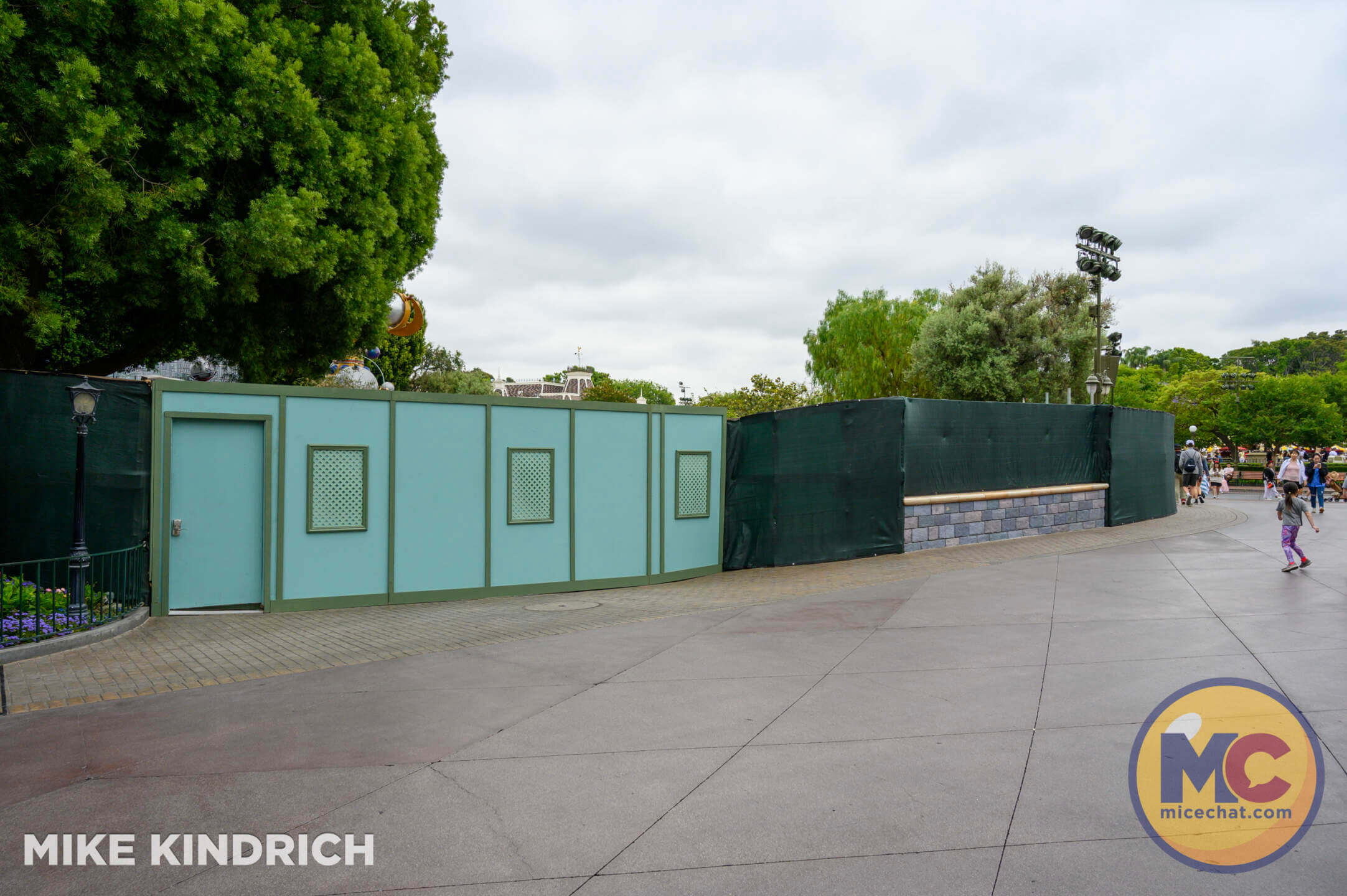 , DISNEYLAND UPDATE: Kim&rsquo;s Goodbye, Coco&rsquo;s Hello, Pandora Puzzlement & Construction Craziness!