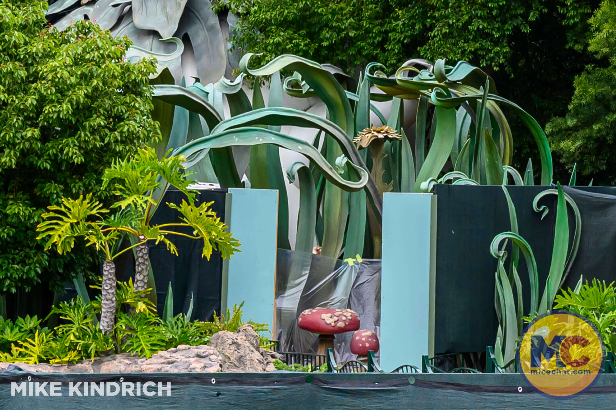 , DISNEYLAND UPDATE: Kim’s Goodbye, Coco’s Hello, Pandora Puzzlement & Construction Craziness!