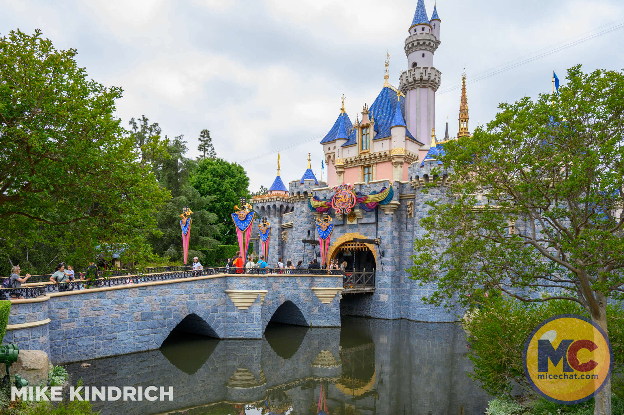 , DISNEYLAND UPDATE: Kim&rsquo;s Goodbye, Coco&rsquo;s Hello, Pandora Puzzlement & Construction Craziness!