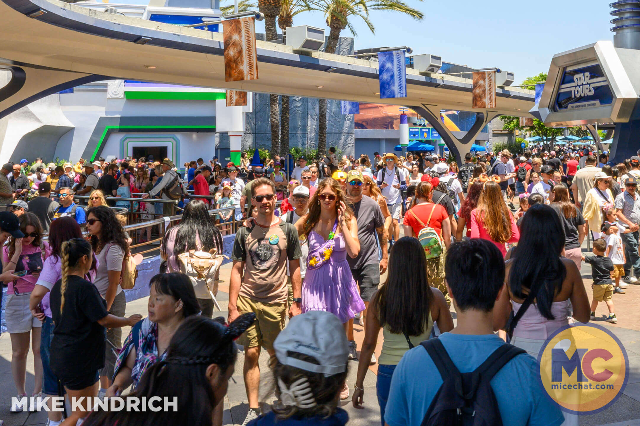 , DISNEYLAND UPDATE: Curious Crowds, Safety SNAFU & Exclusive Avengers Aerial!