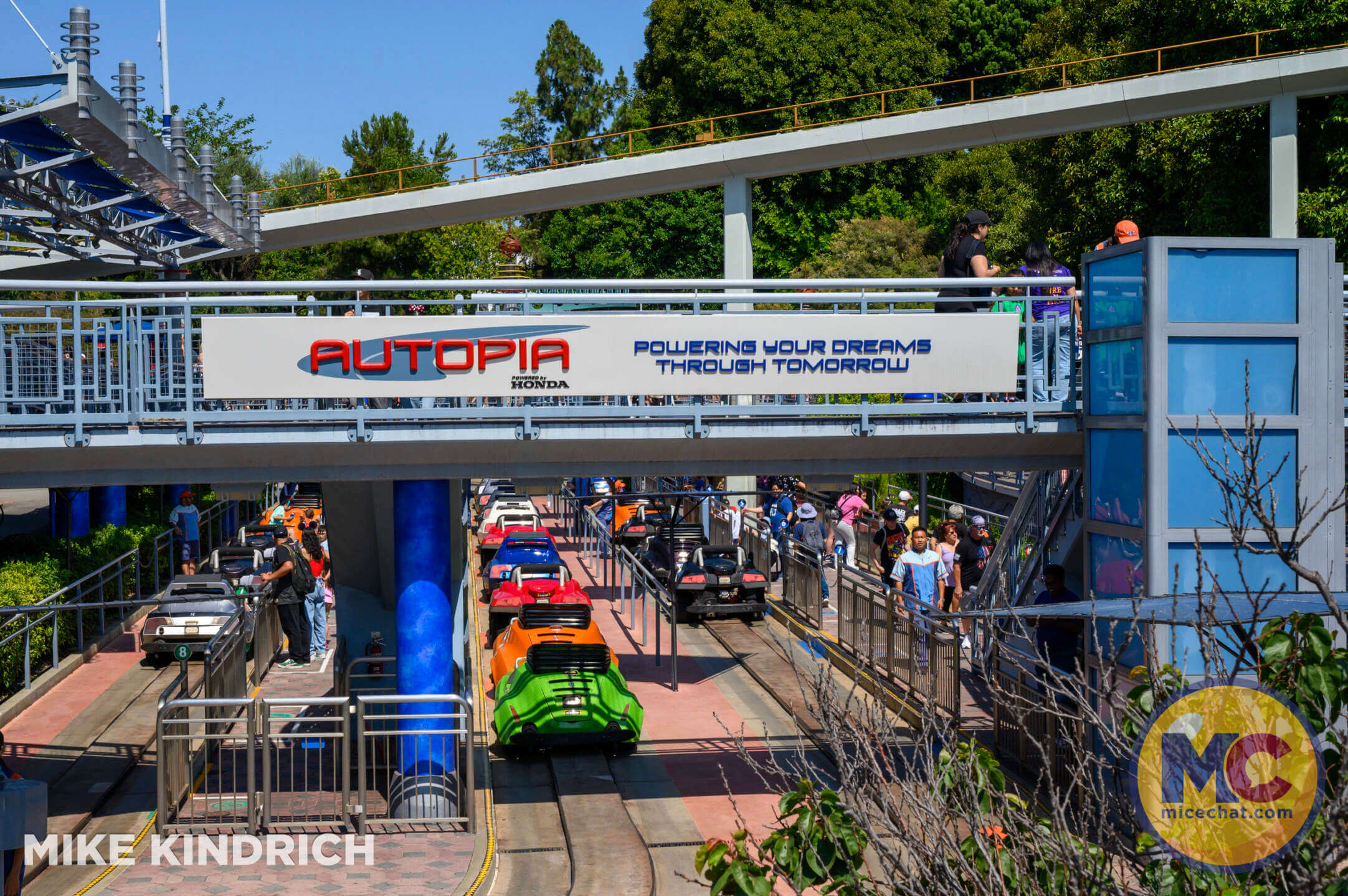 , DISNEYLAND UPDATE: Autopia Sparks, Star Wars Snarls & Summer Starts