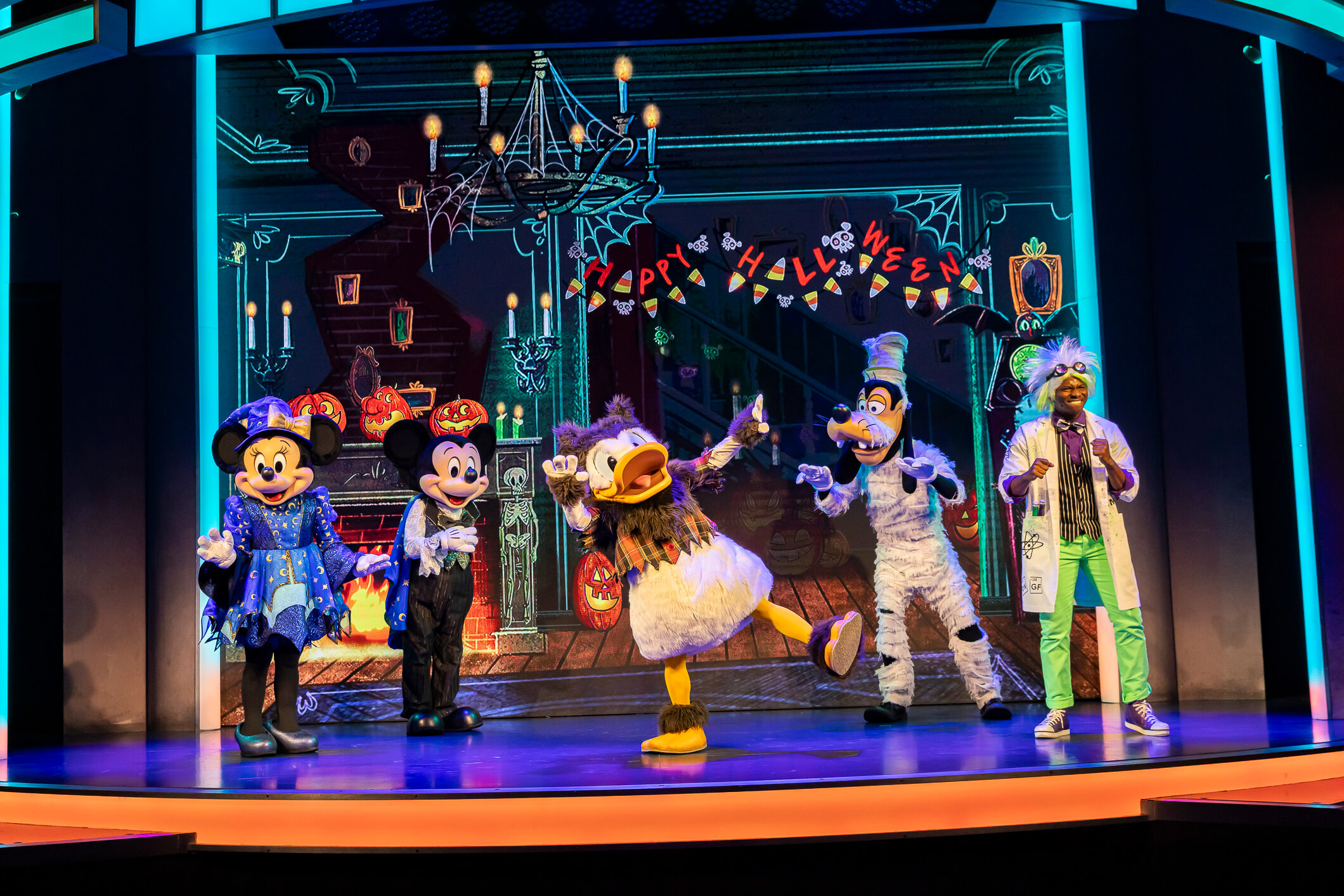 , DISNEYLAND UPDATE: Guest Injury, Expansion News & Disneyland Blues