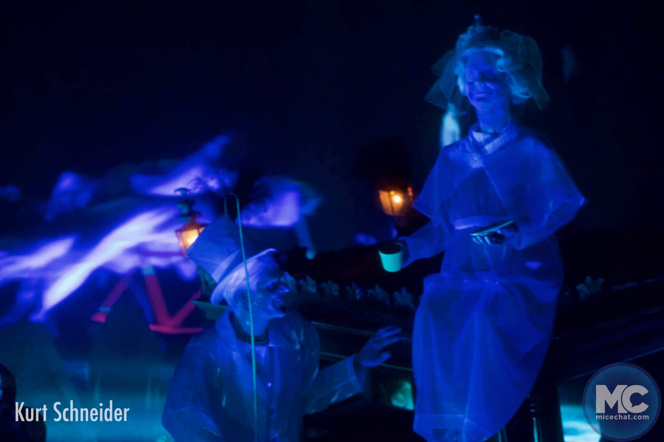 , DISNEYLAND UPDATE: Kim&rsquo;s Goodbye, Coco&rsquo;s Hello, Pandora Puzzlement & Construction Craziness!