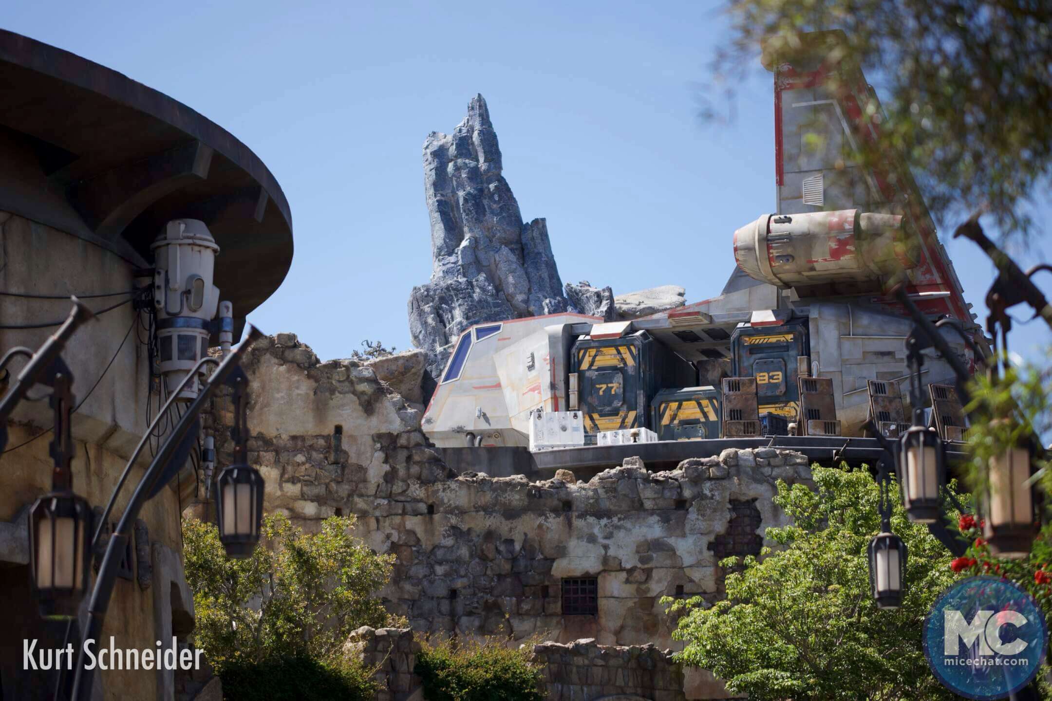 , DISNEYLAND UPDATE: Kim&rsquo;s Goodbye, Coco&rsquo;s Hello, Pandora Puzzlement & Construction Craziness!
