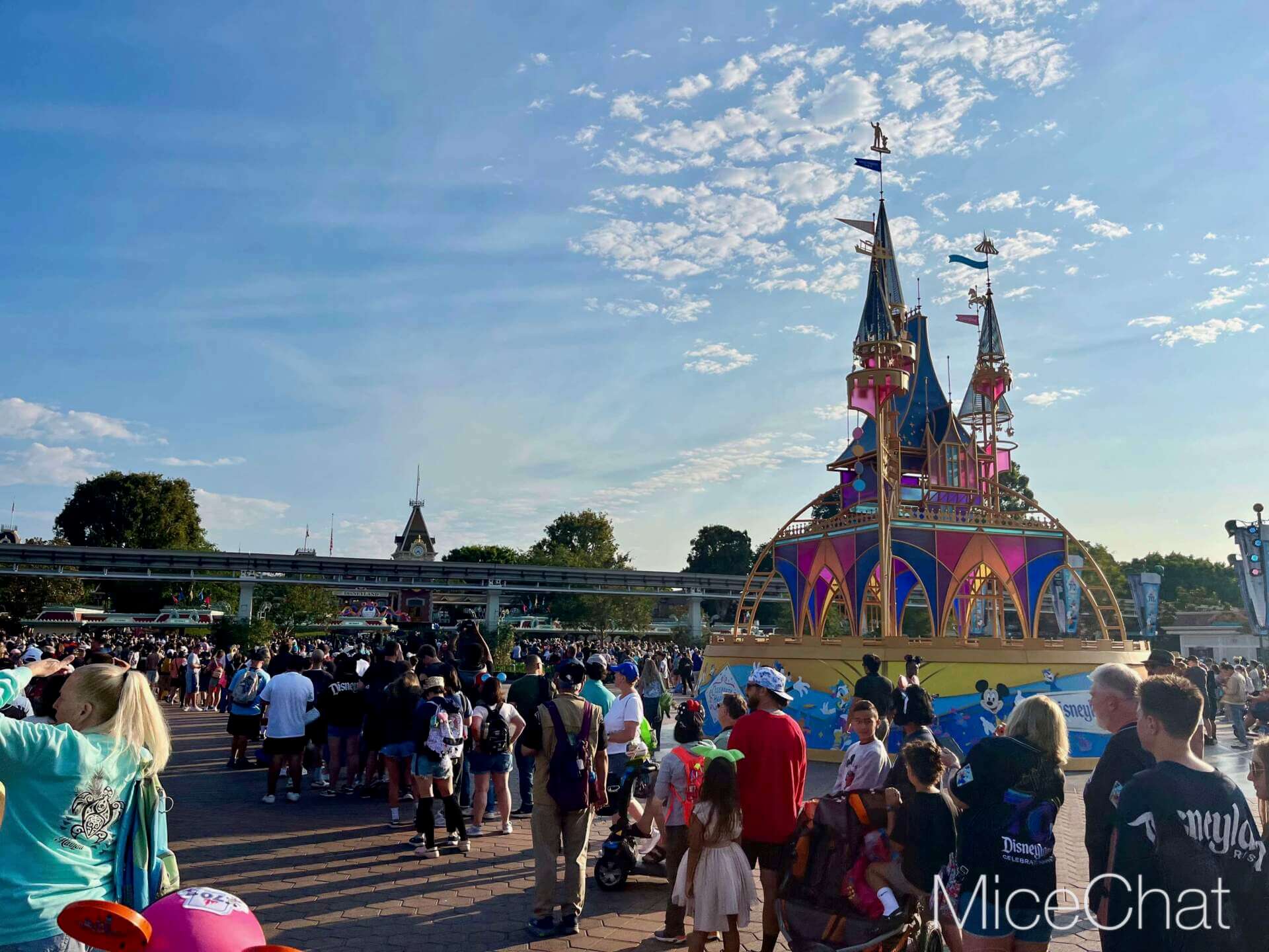 , DISNEYLAND UPDATE: Wobbly Walt, Zootopia Surprise & 70 Years of Fun!