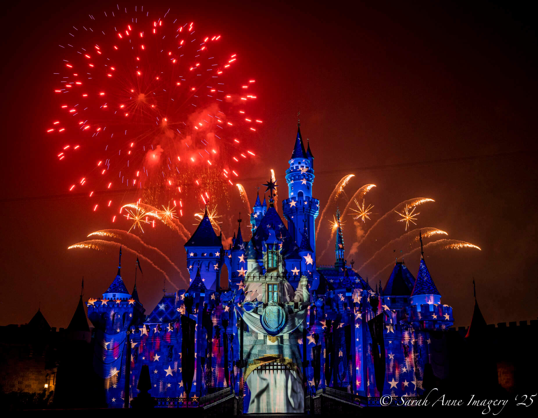 , DISNEYLAND UPDATE: The 4th Fizzles, Crowds Collapse + Pixies, Ghosts & Robo Walt!